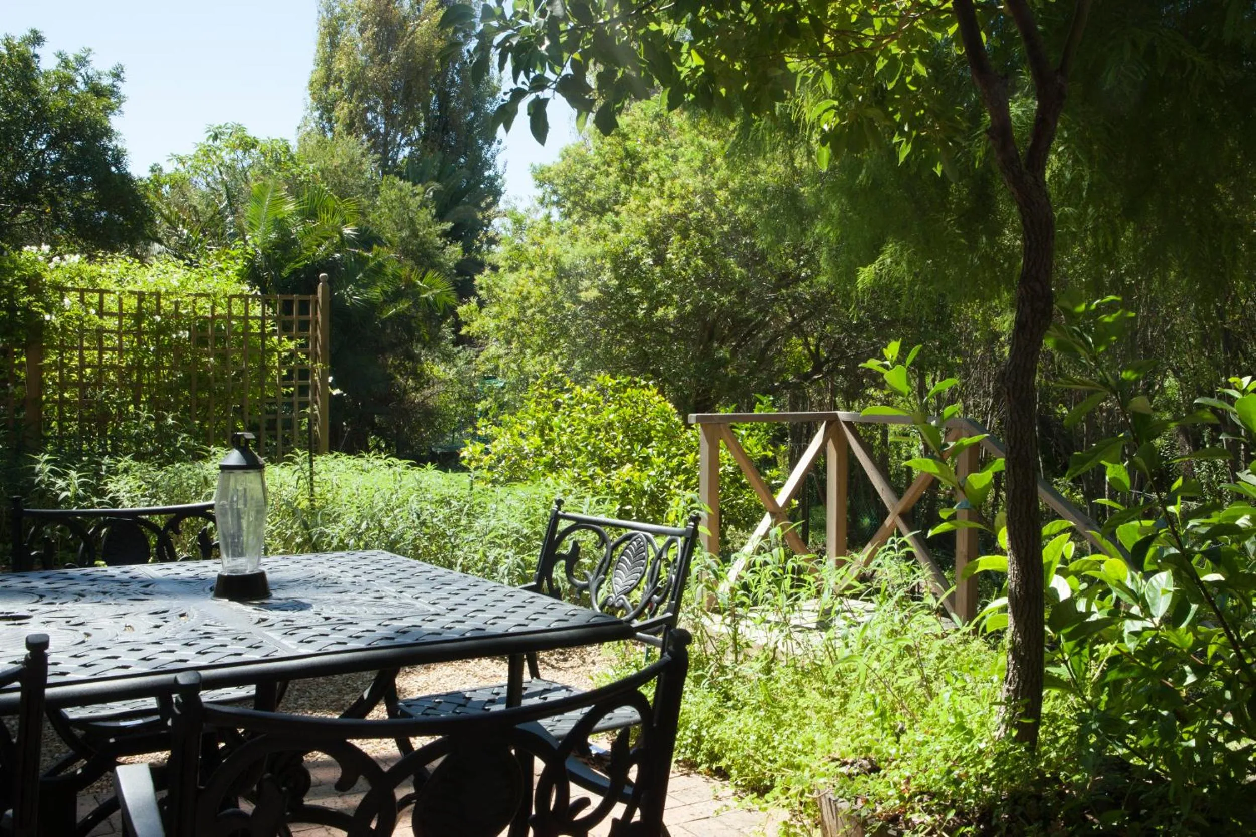Patio in 33 Strawberry Lane - Studio and Cottage