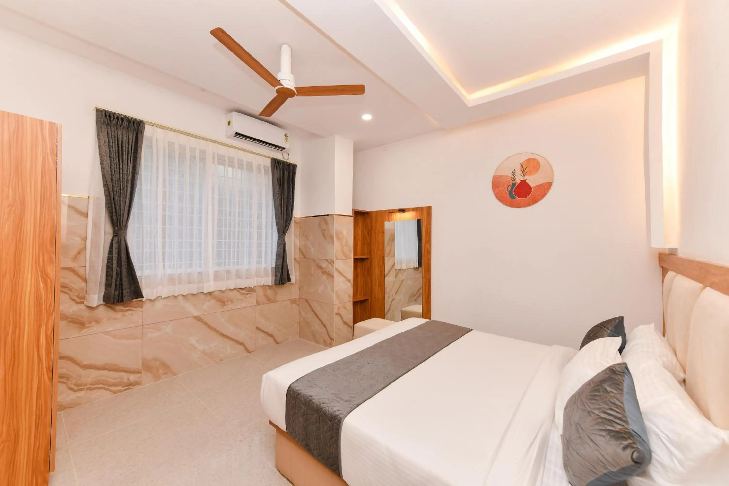 Bed in Hotel Shine International