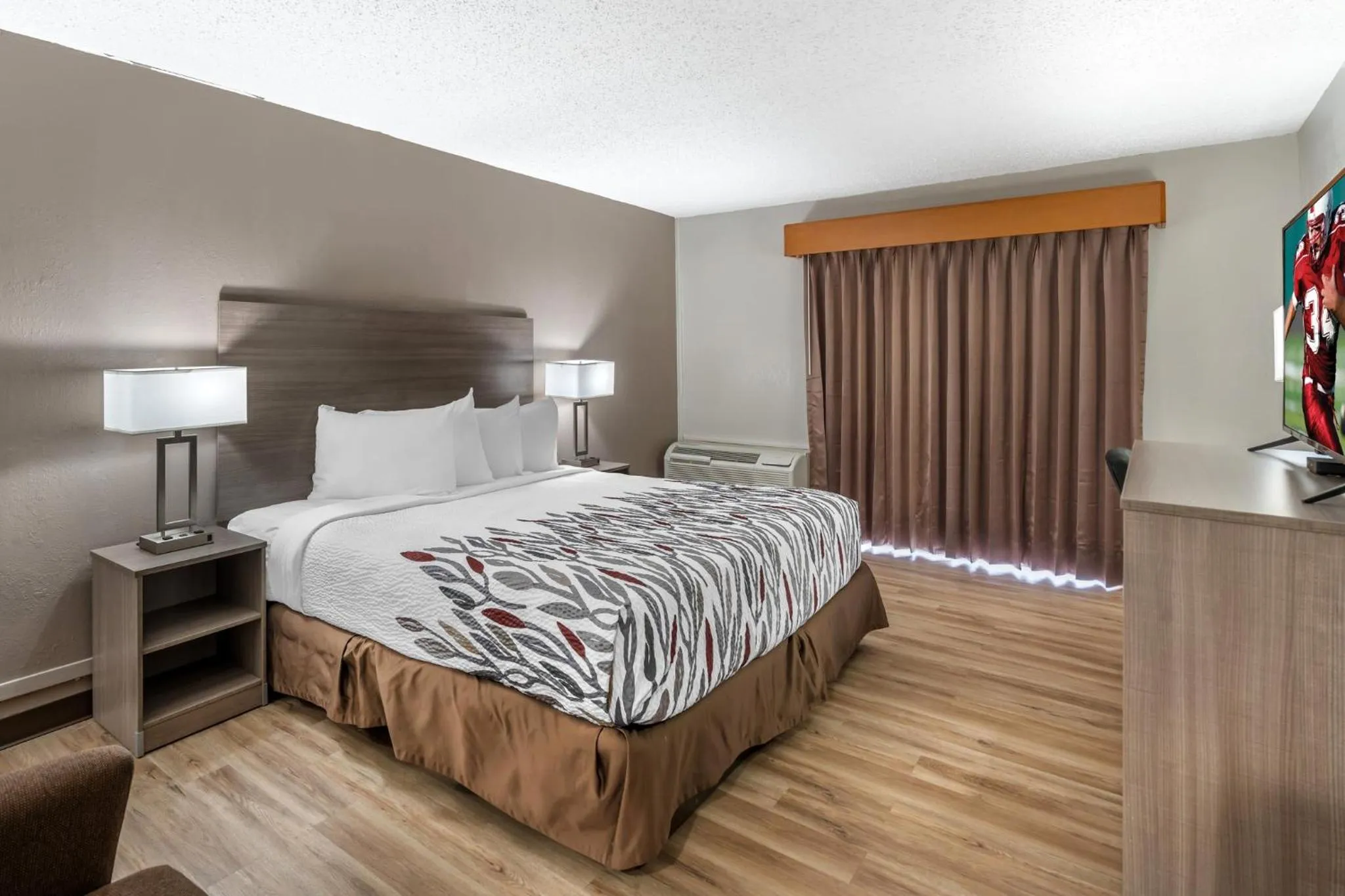 Photo of the whole room, Bed in Best Western Trail Dust Inn & Suites