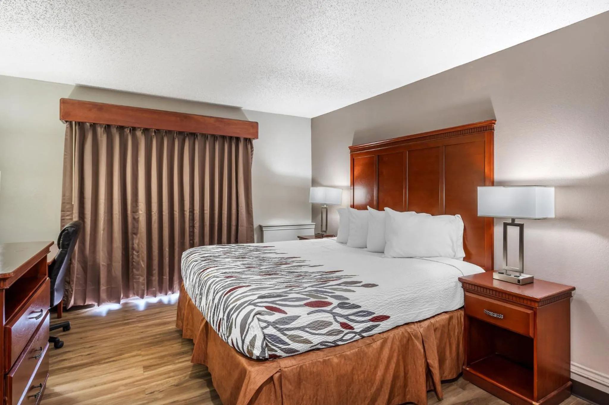 Photo of the whole room, Bed in Best Western Trail Dust Inn & Suites