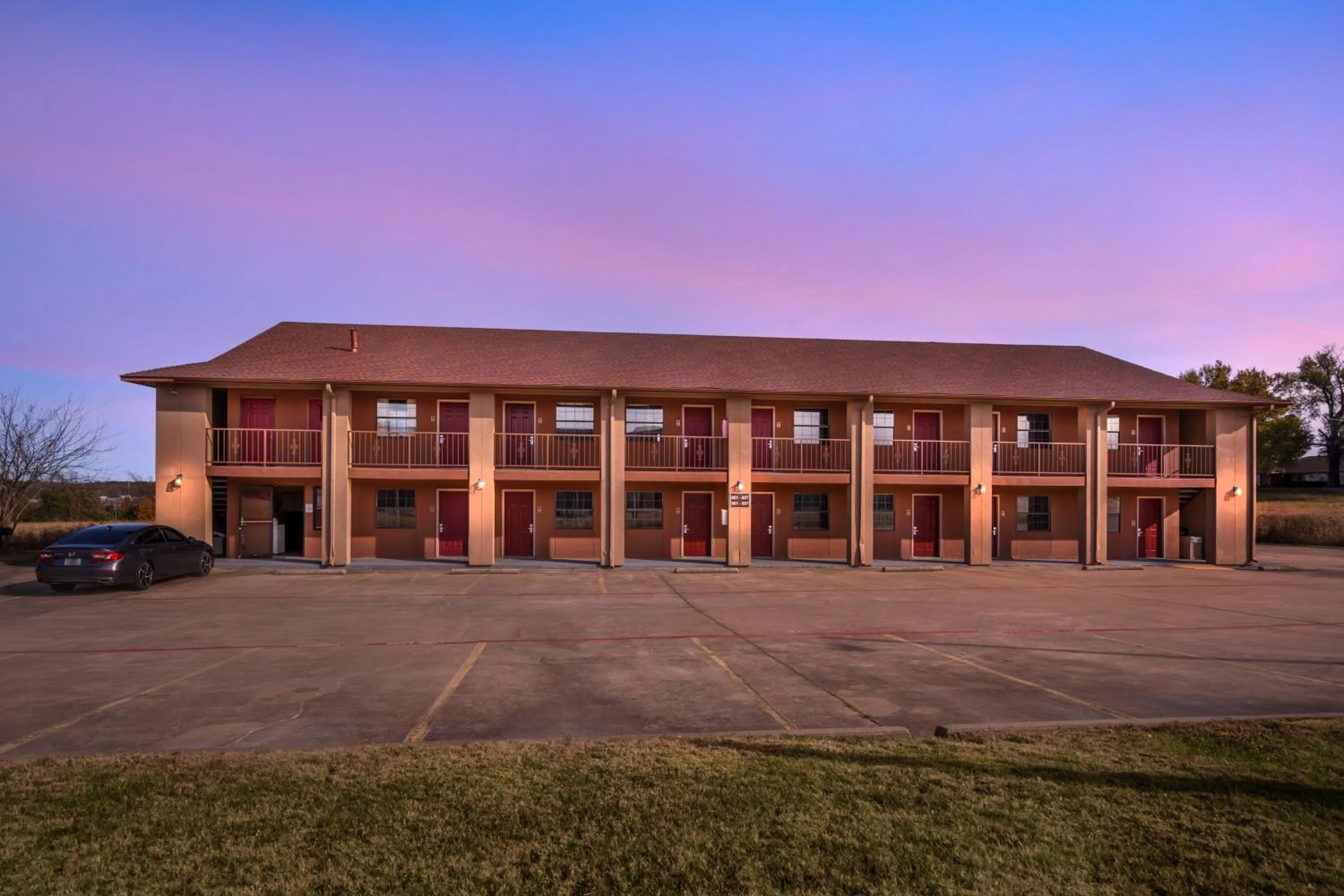Property building in Red Roof Inn & Suites Sulphur Springs