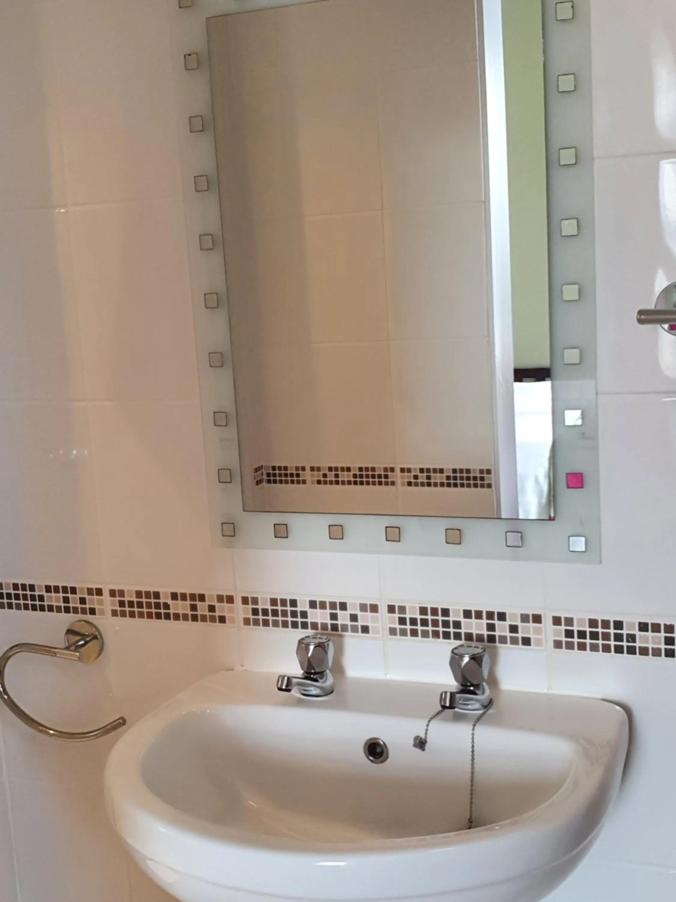 Bathroom in Grosvenor House Hotel