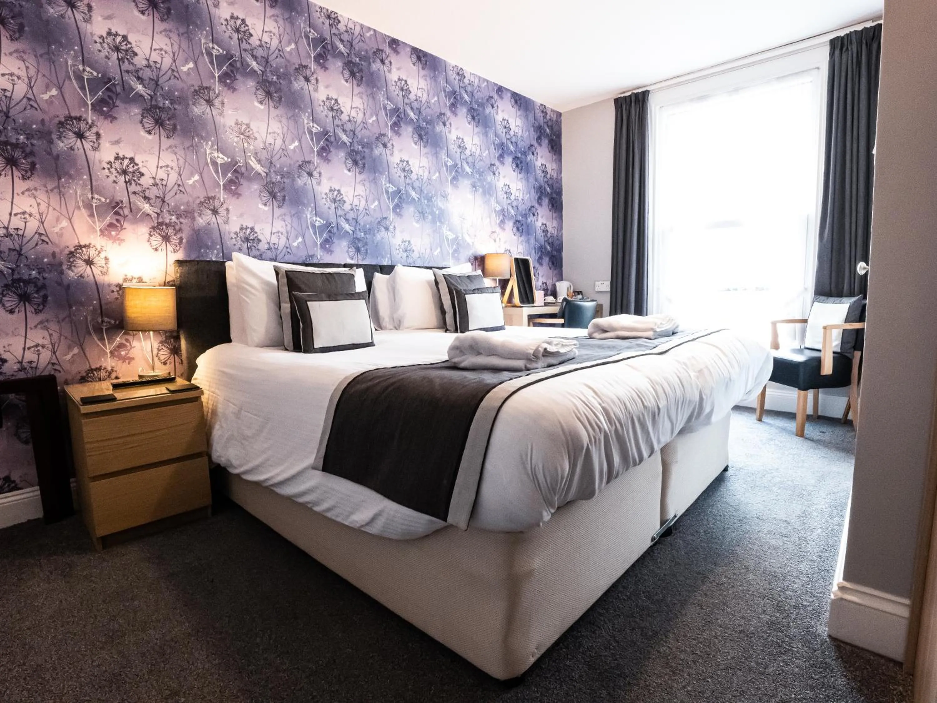 Bed in Grosvenor House Hotel