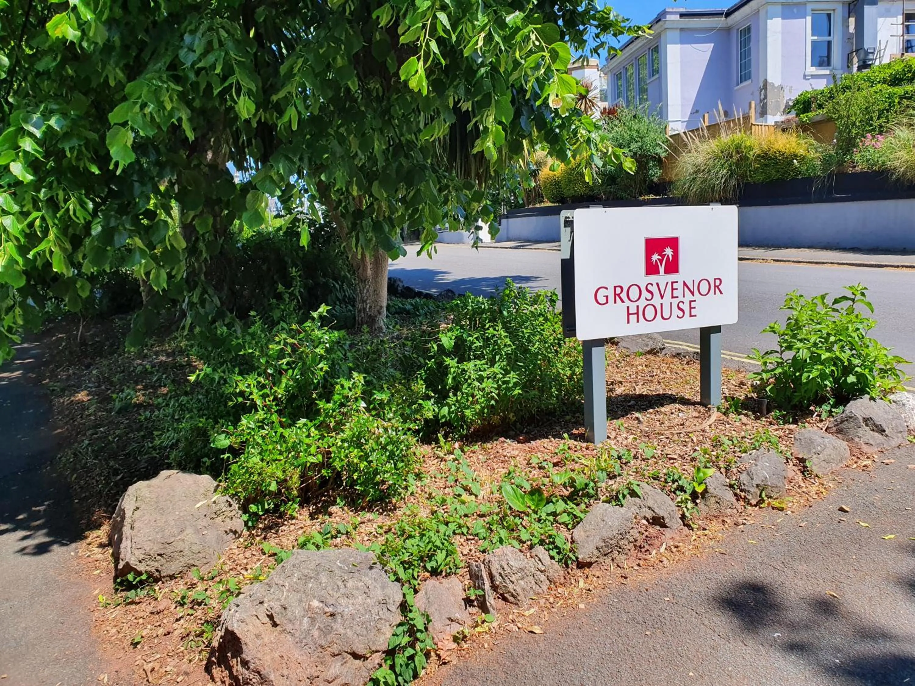 Facade/entrance in Grosvenor House Hotel