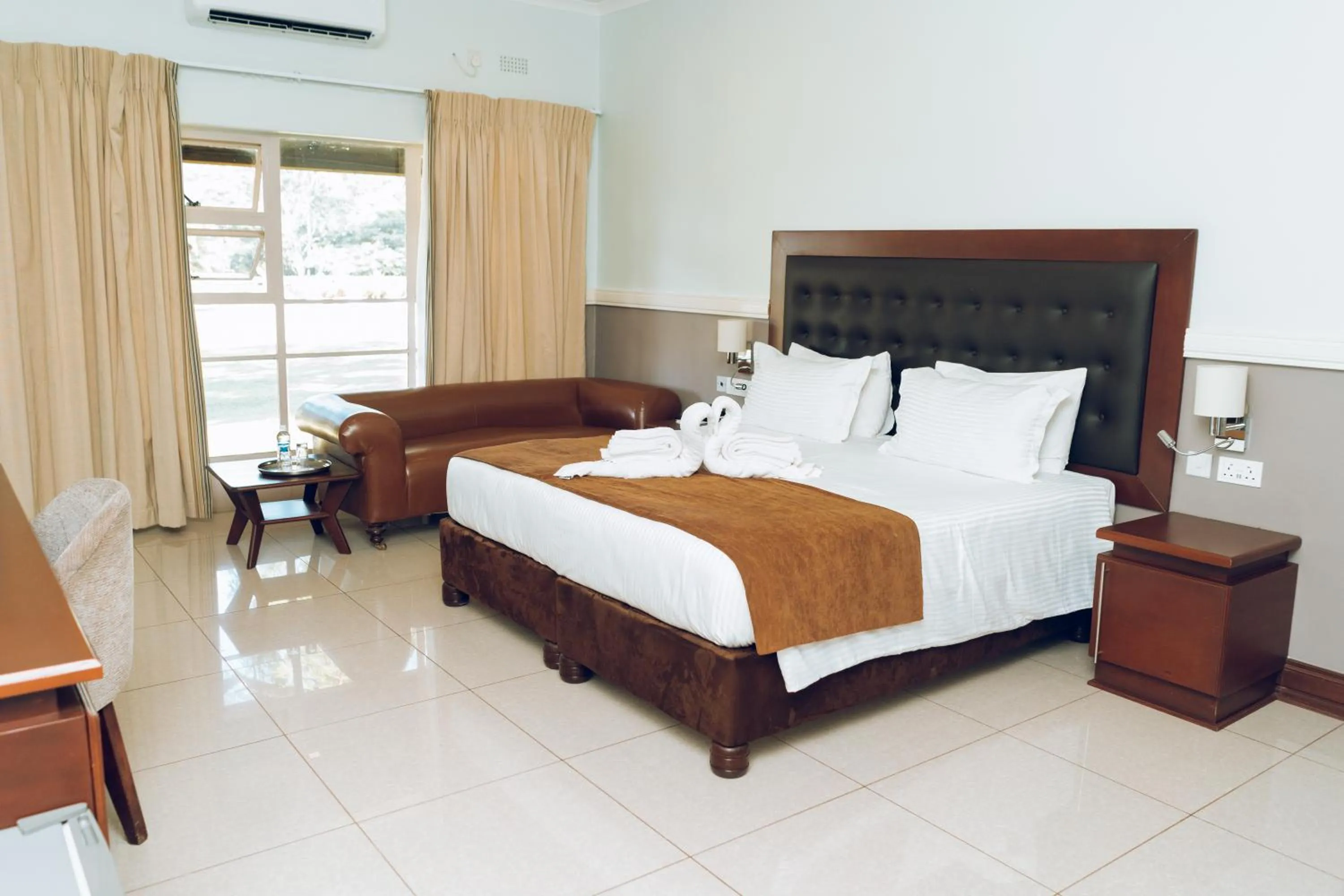 Bedroom in Great Zimbabwe Hotel