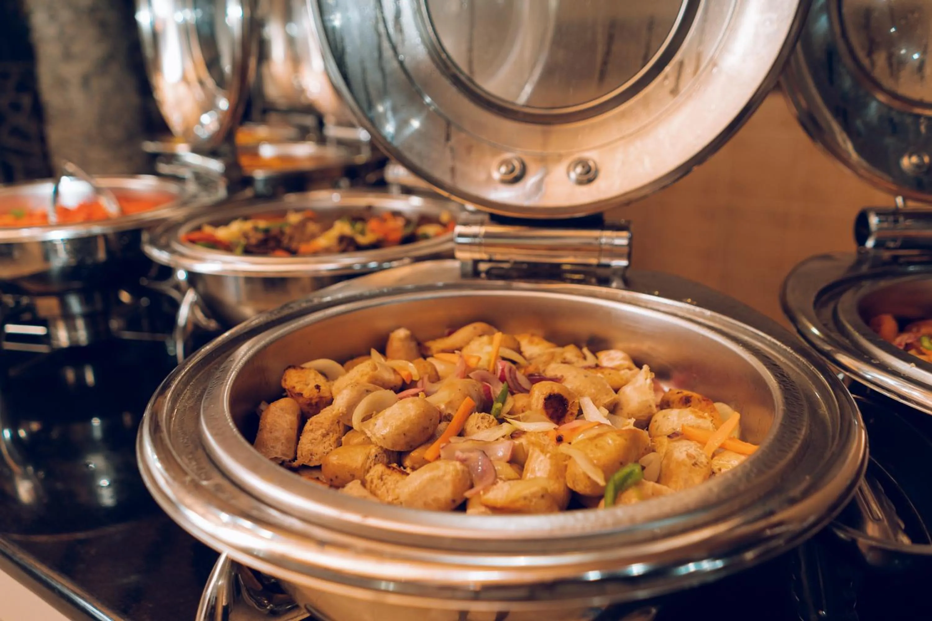 Restaurant/places to eat in Great Zimbabwe Hotel