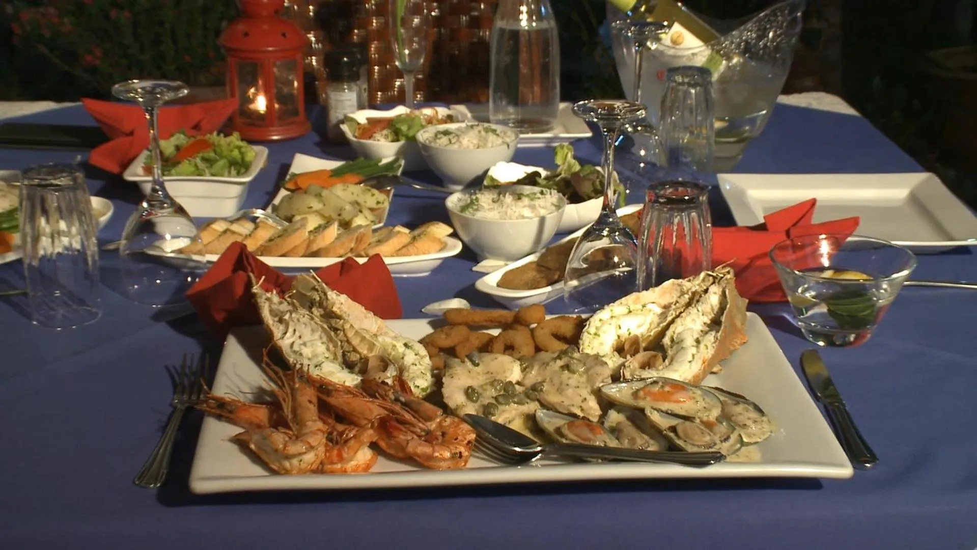 Food and drinks in Le Bonheur Villa