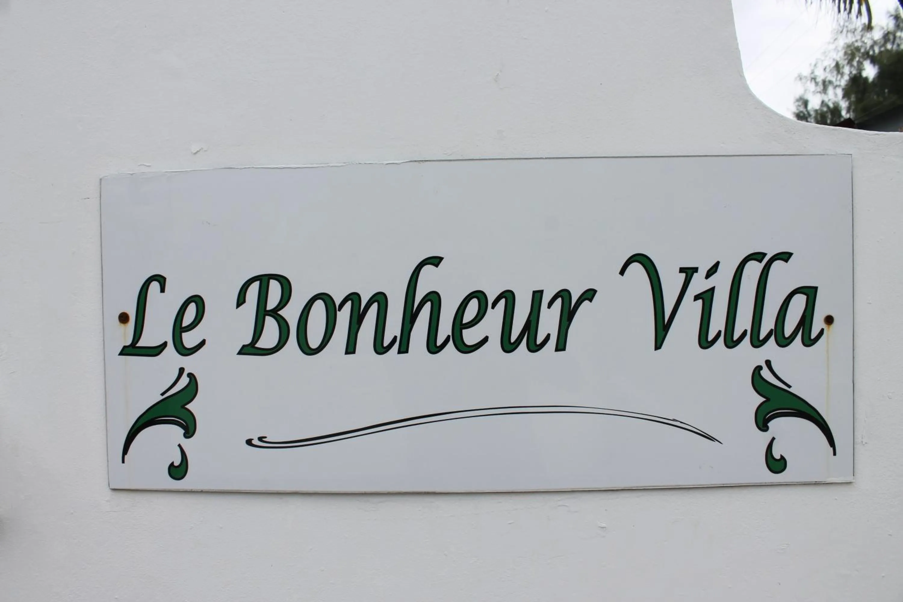 Facade/entrance in Le Bonheur Villa