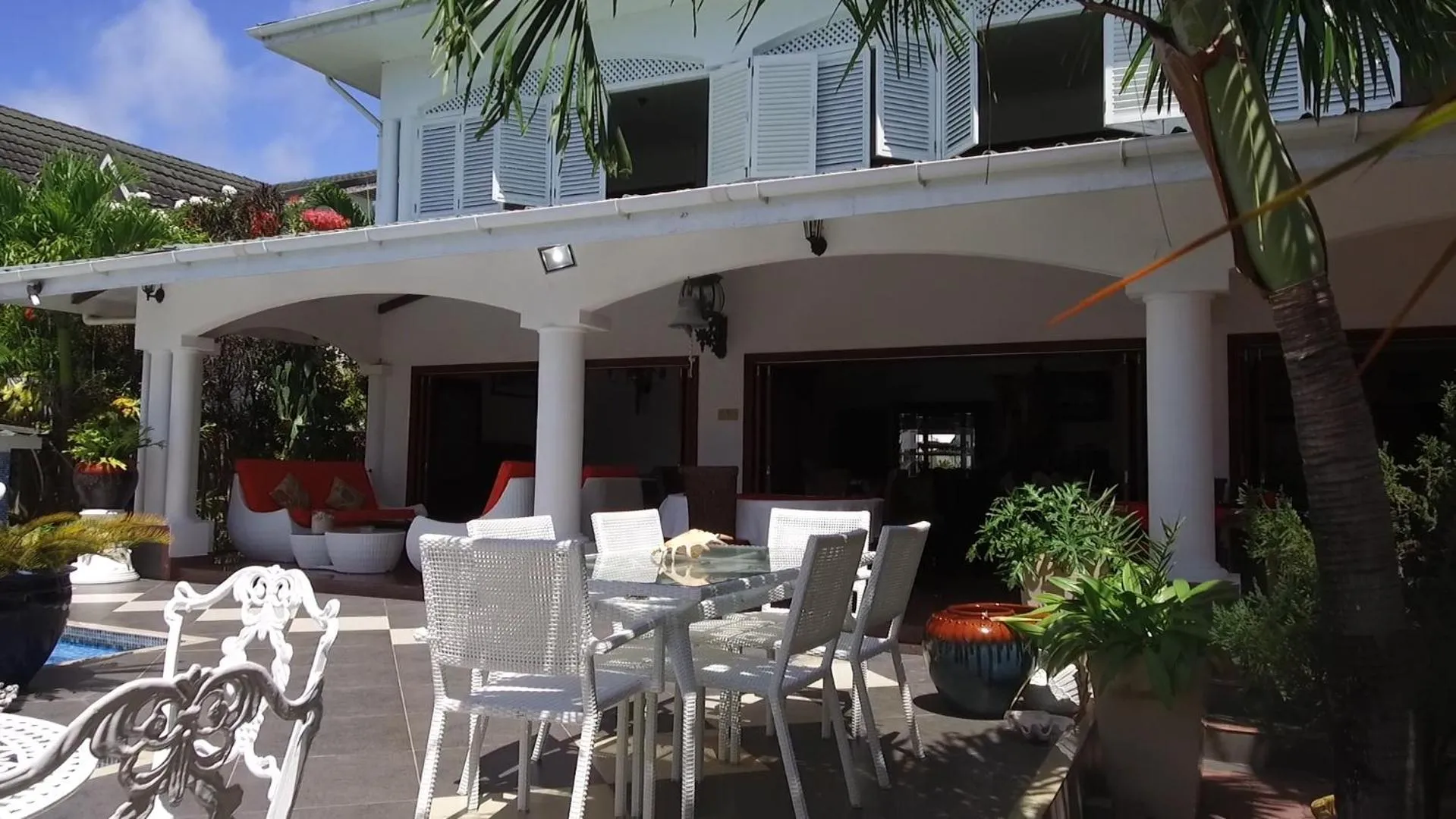 Patio in Le Bonheur Villa