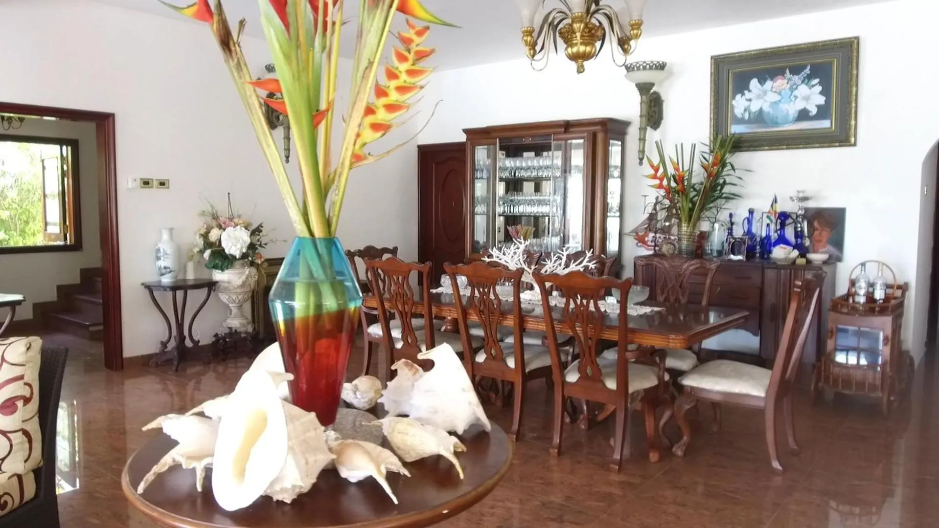 Lounge or bar in Le Bonheur Villa