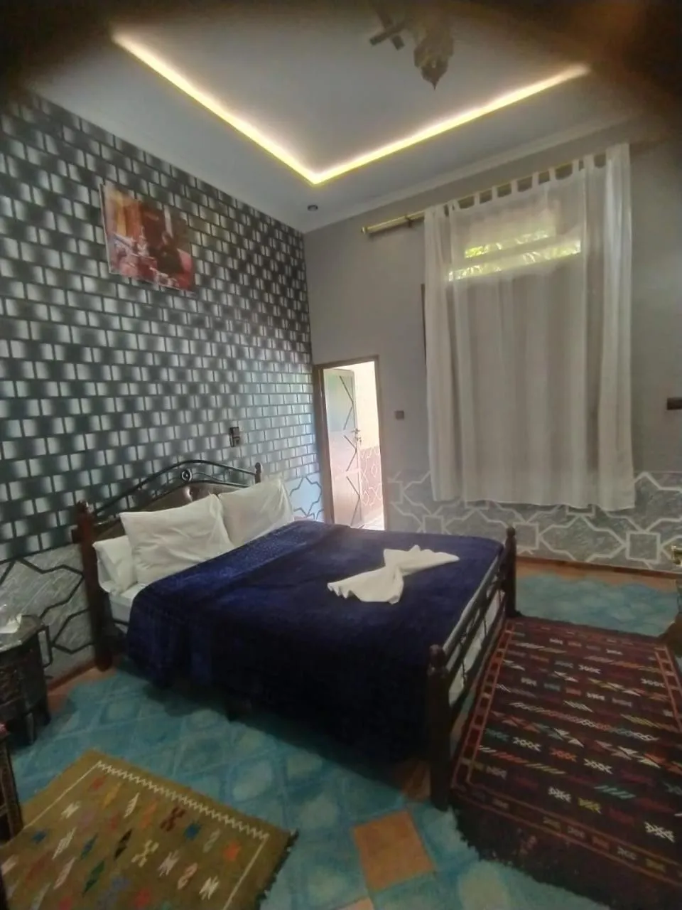 Bed in Hôtel La Vallée Des Oiseaux