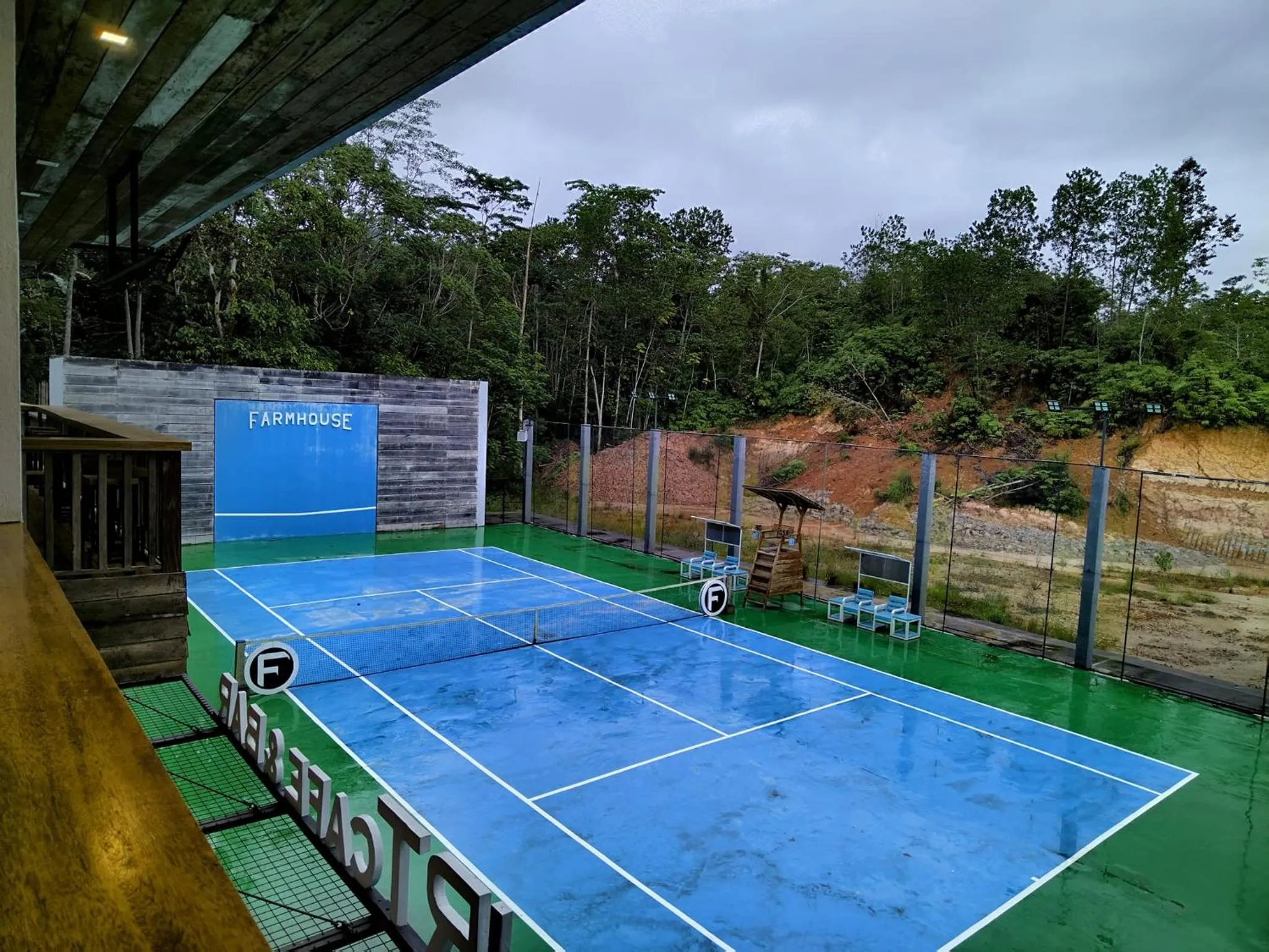 Tennis court in The Farmhouse Private Resort