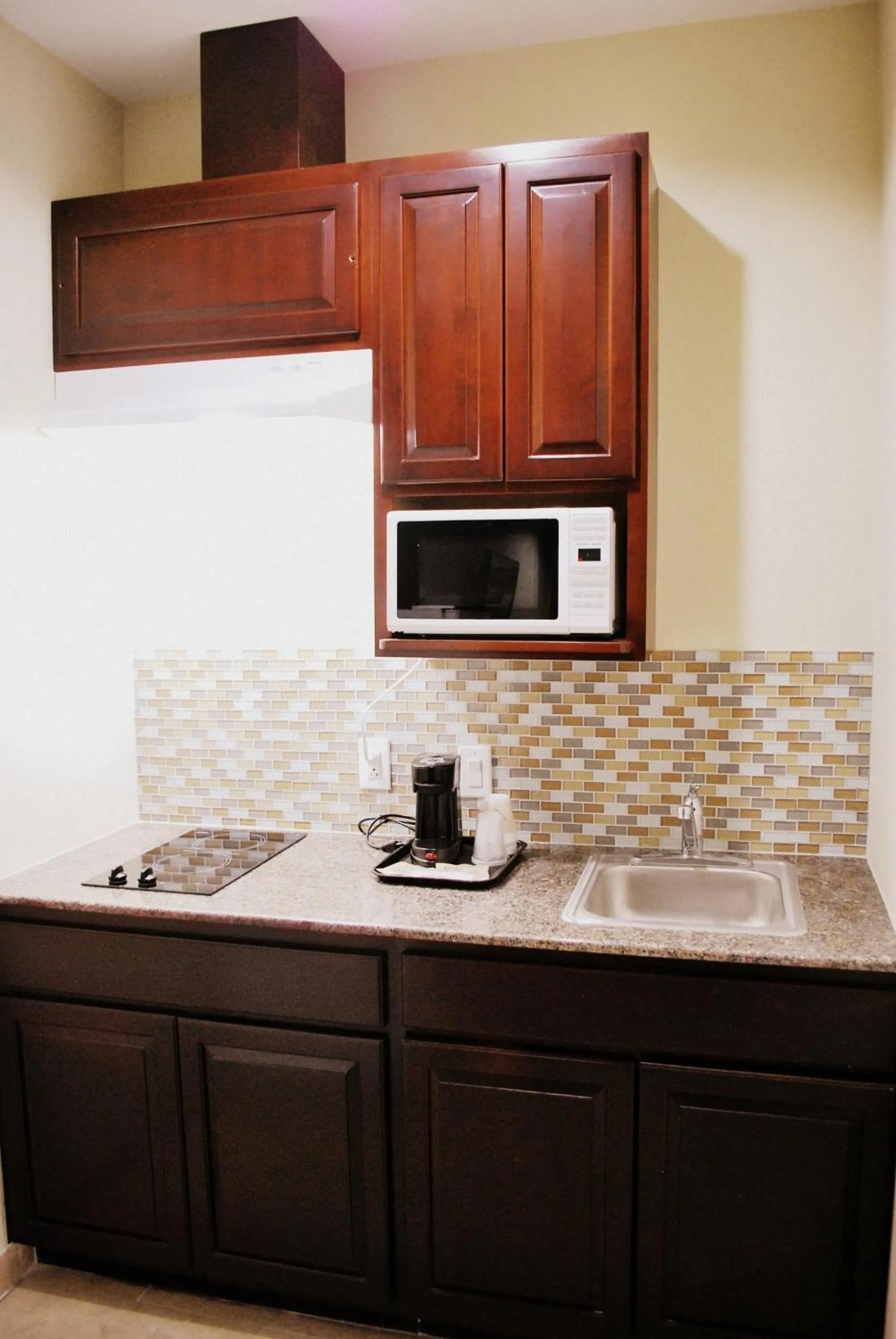 Kitchen or kitchenette in Westwood Inn & Suites