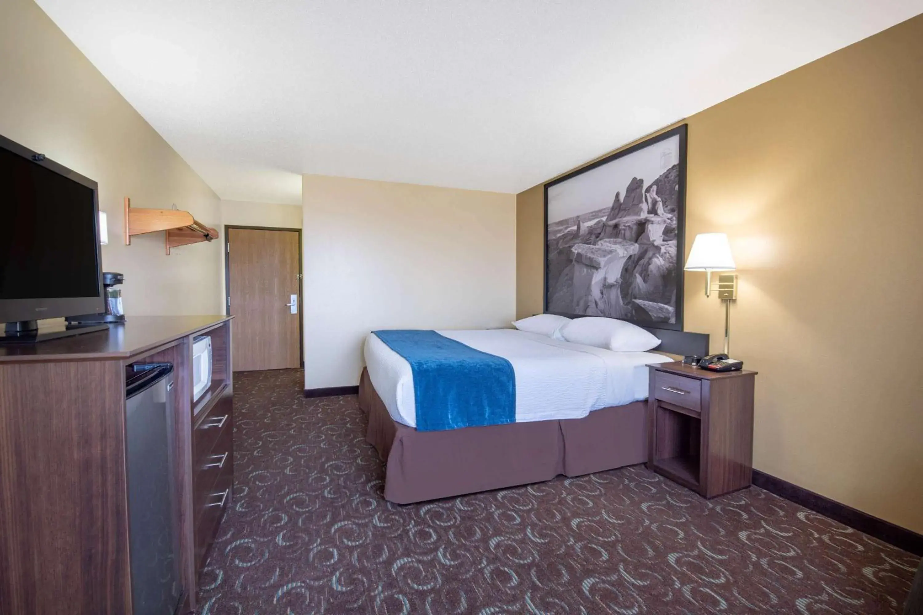 King Room - Disability Access/Non-Smoking in Four Seasons Inn King Room - Disability Access/Non-Smoking in Four Seasons Inn