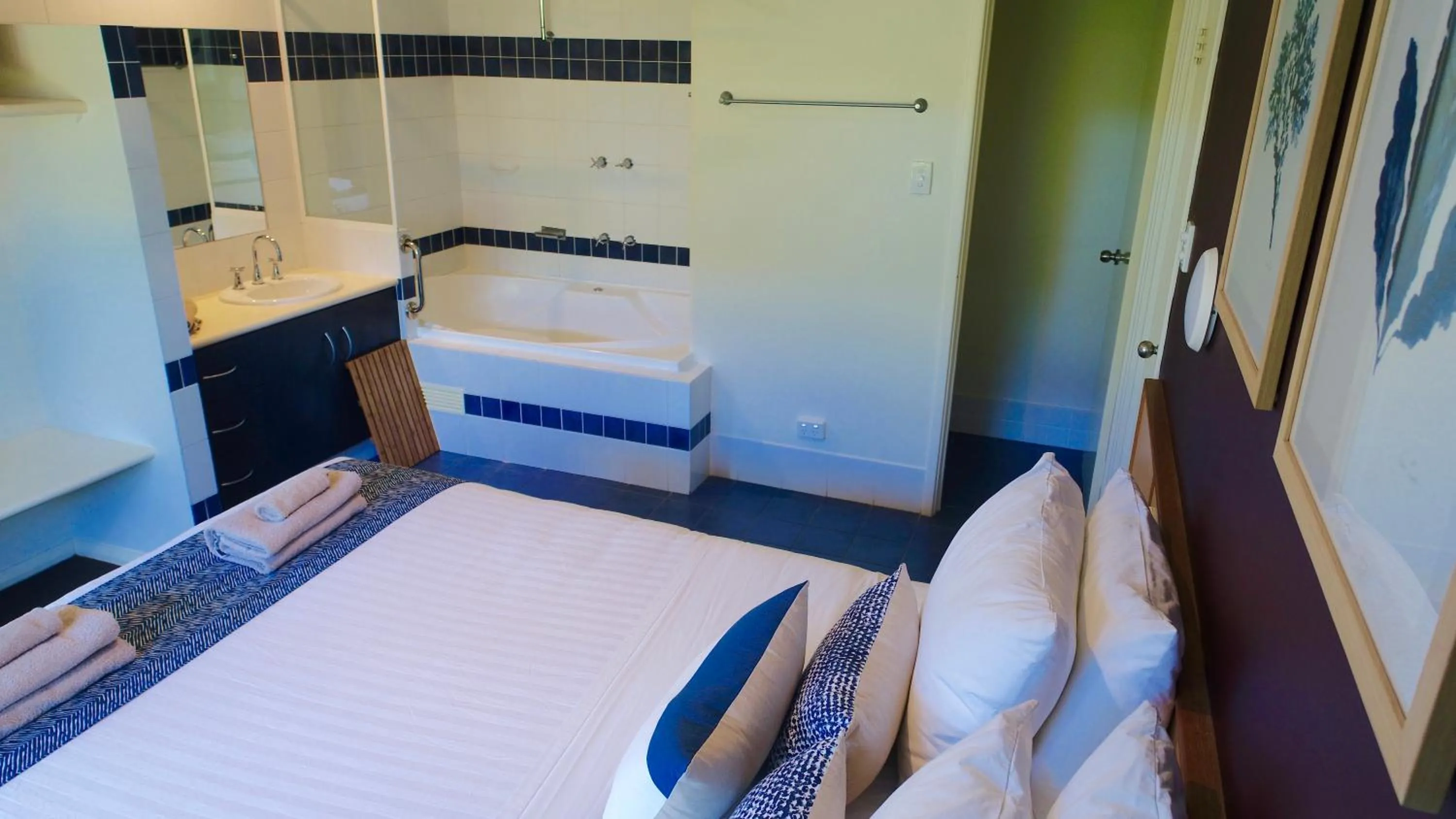 Bathroom in Margaret River Beach Apartments