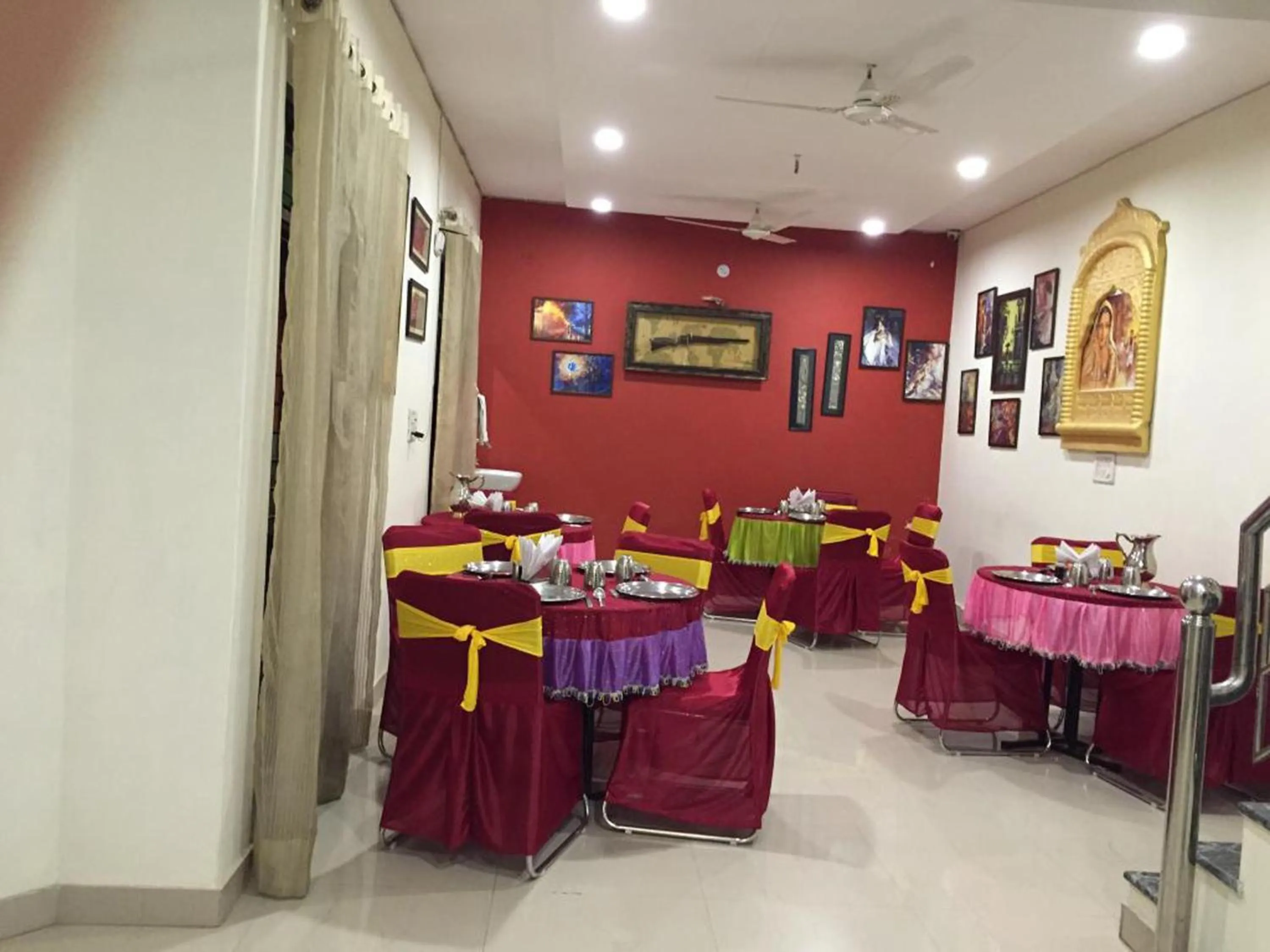 Restaurant/places to eat in Taj Haveli Hotel Agra - Walkable Distance From Taj Mahal