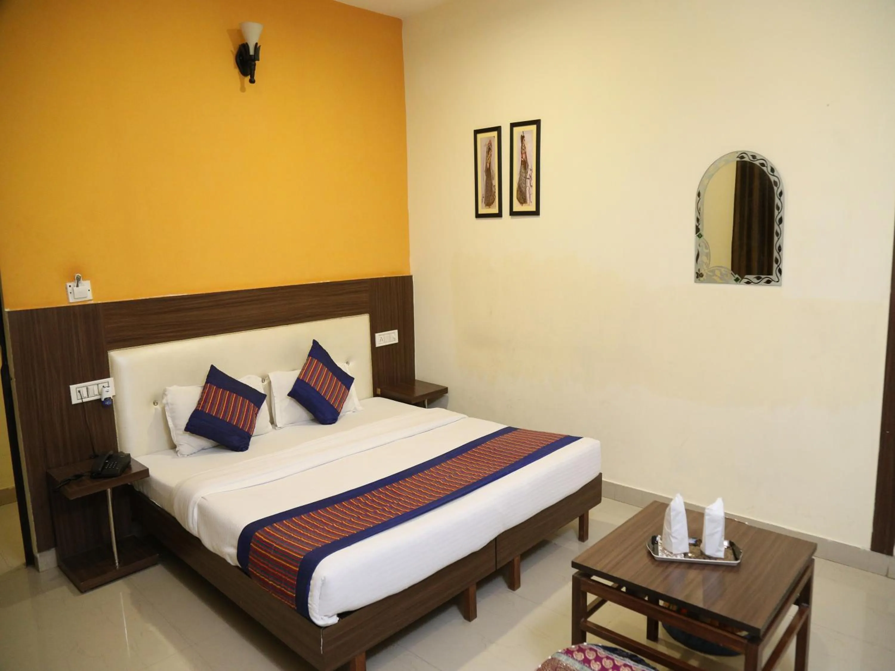 Bed in Taj Haveli Hotel Agra - Walkable Distance From Taj Mahal