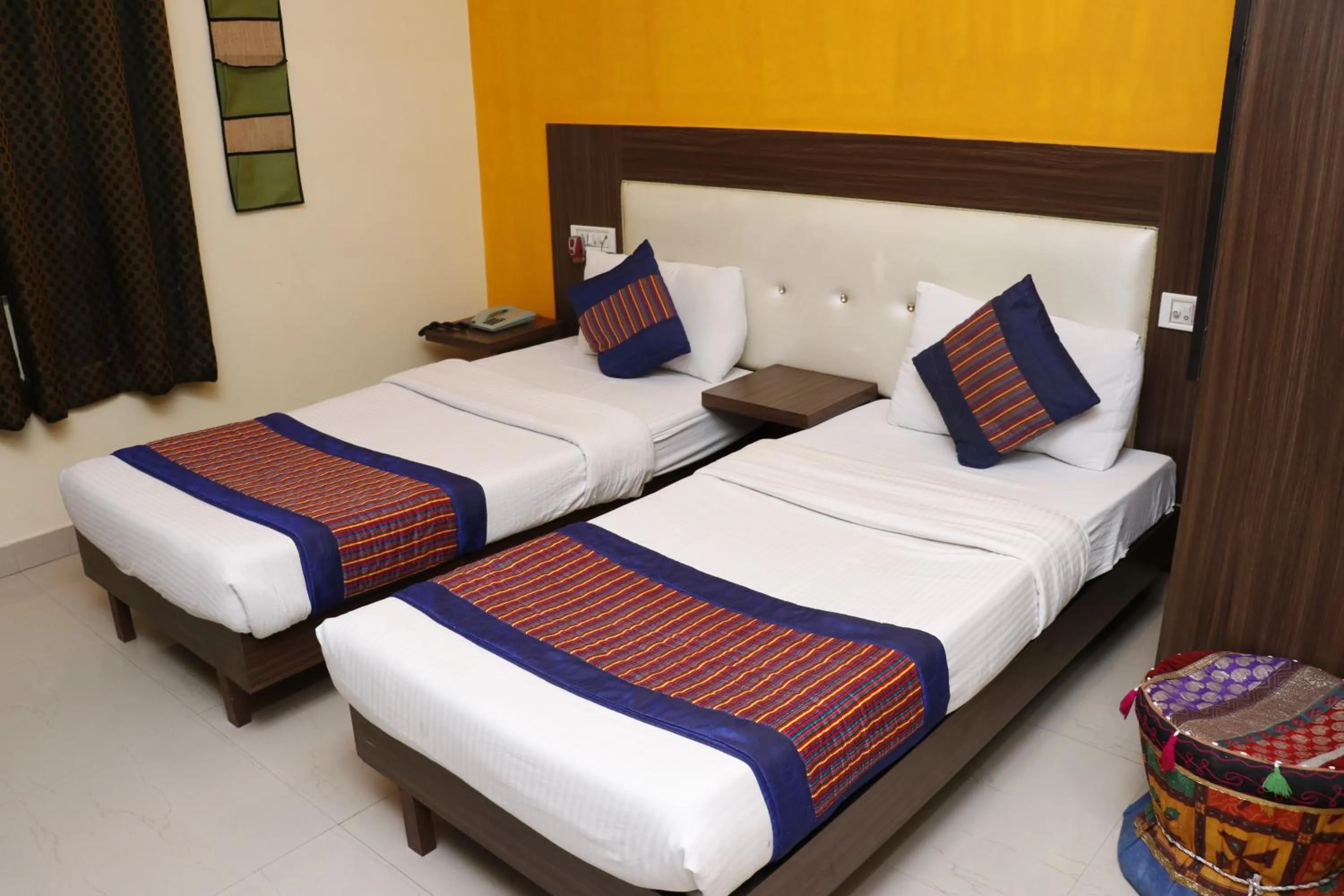 Living room, Bed in Taj Haveli Hotel Agra - Walkable Distance From Taj Mahal