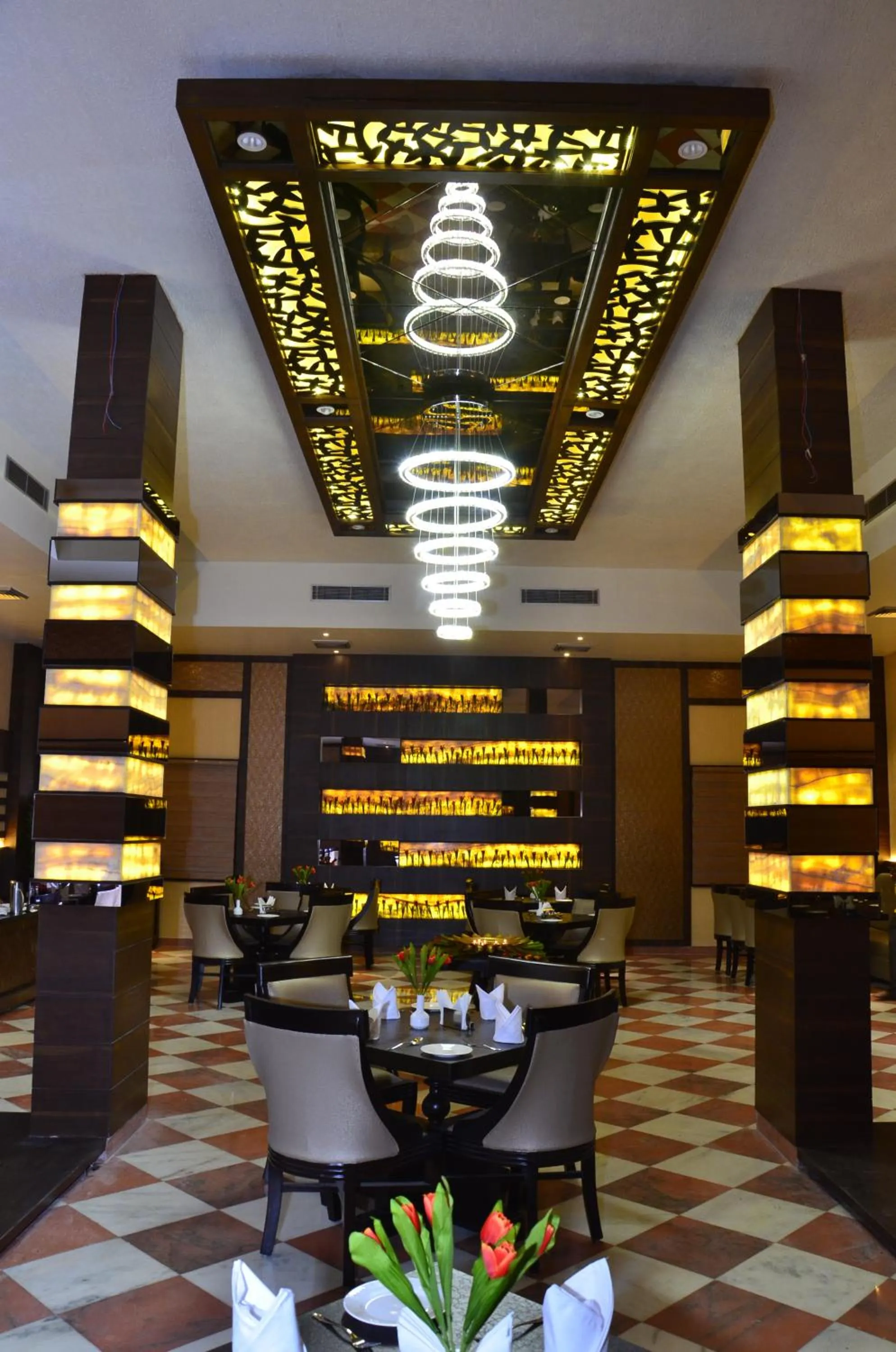 Restaurant/places to eat in Hotel Abhinandan