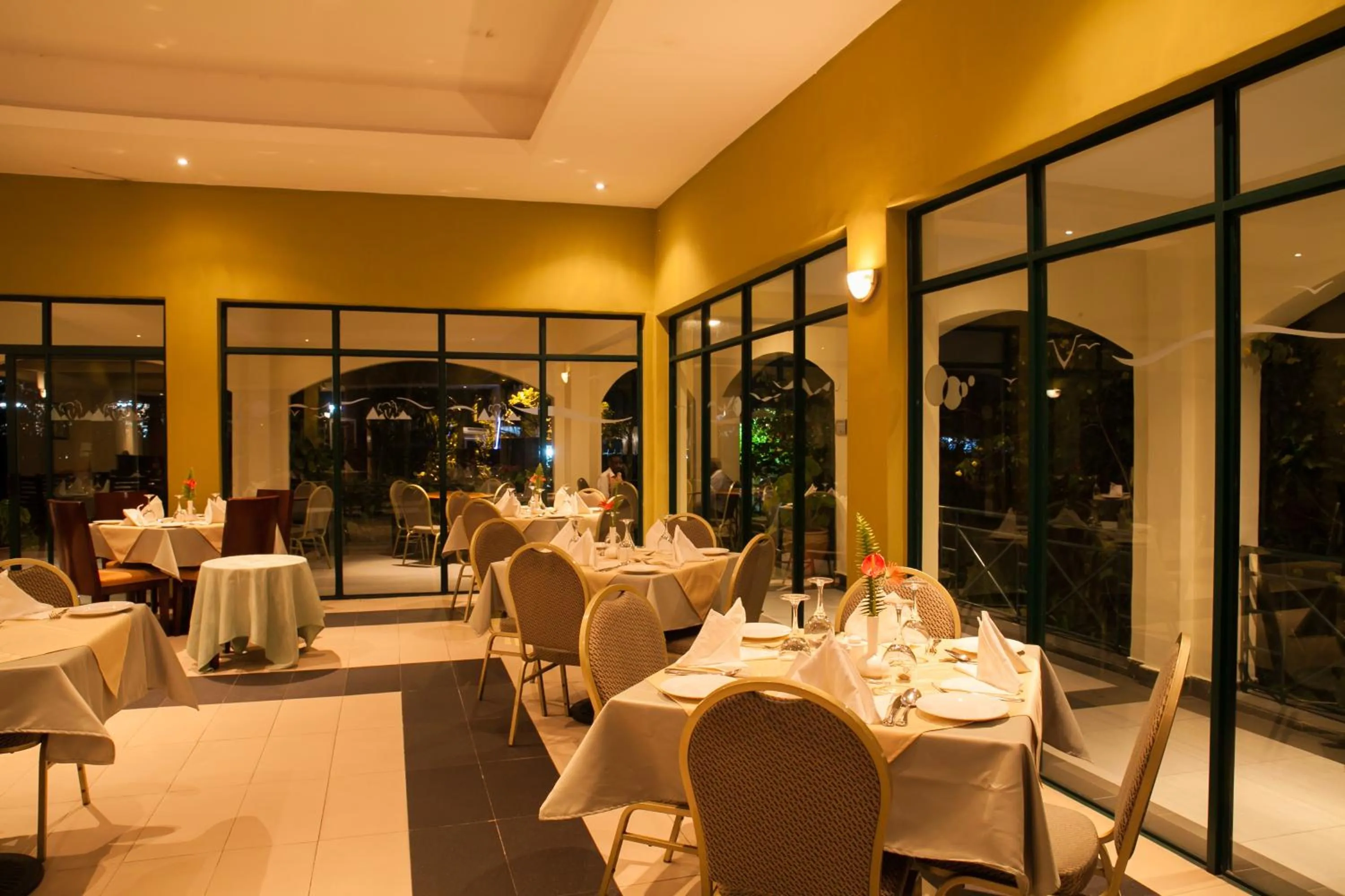 Restaurant/places to eat in Gorillas Volcanoes Hotel