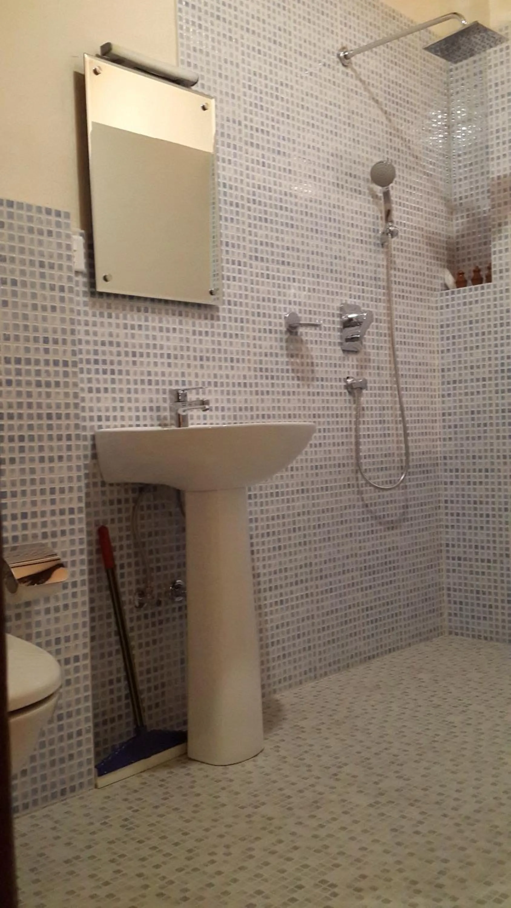 Bathroom in Hotel Heranya