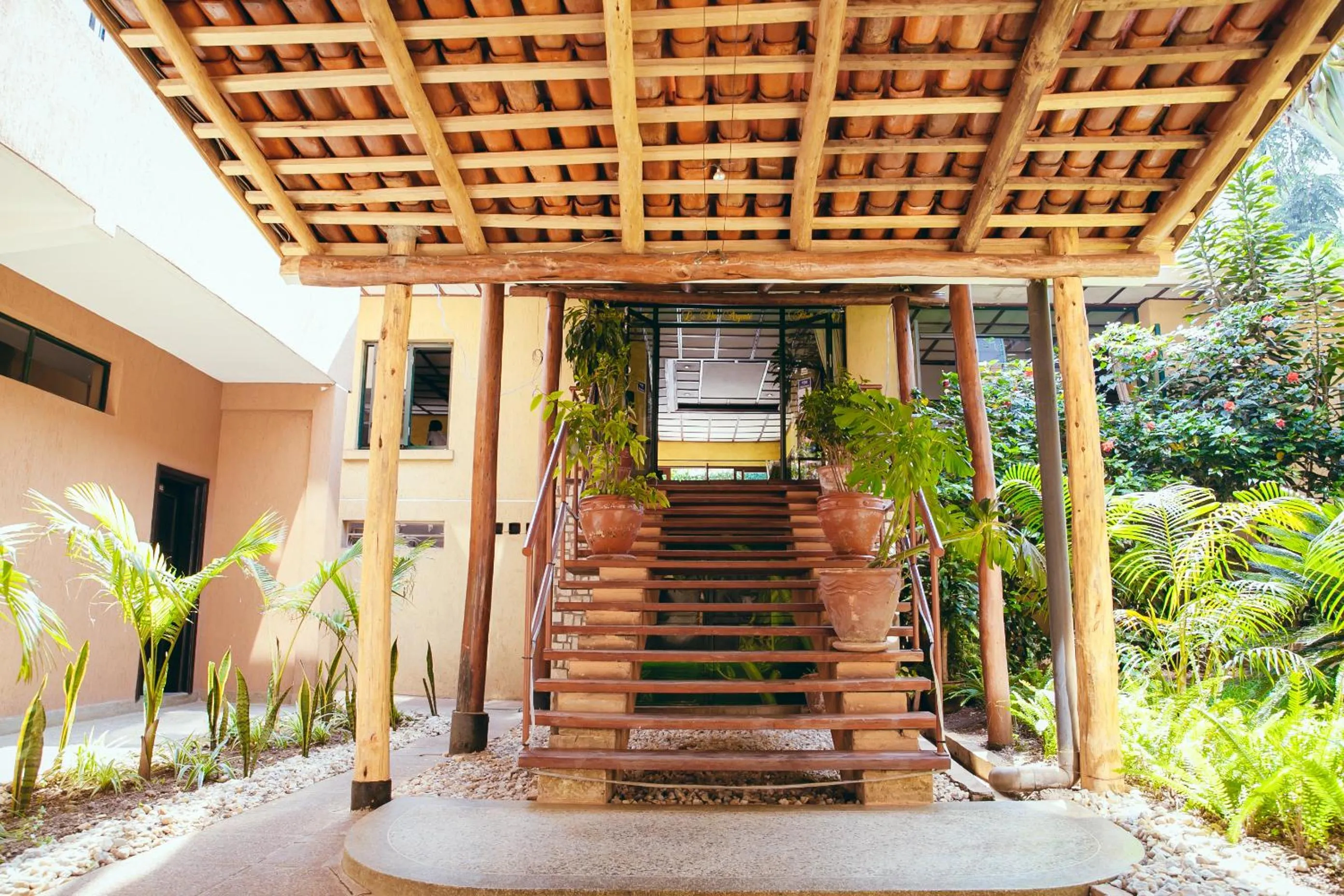 Facade/entrance in Gorillas City Centre Hotel