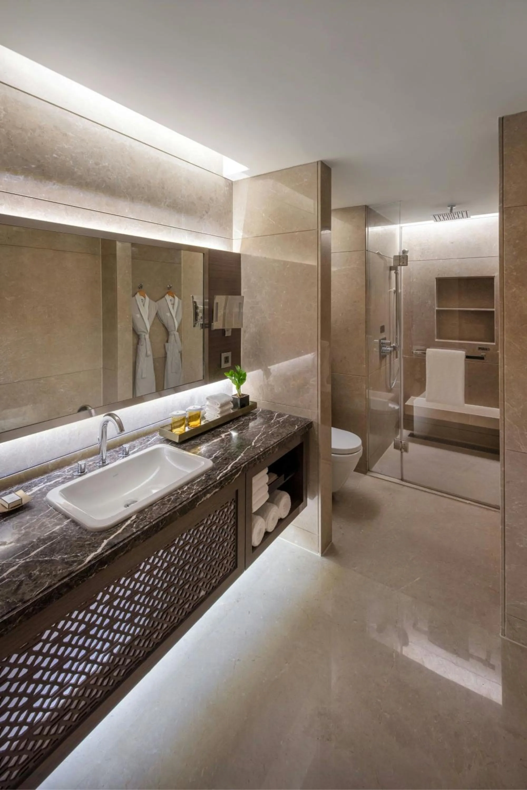 Bathroom in JW Marriott Mumbai Sahar Airport