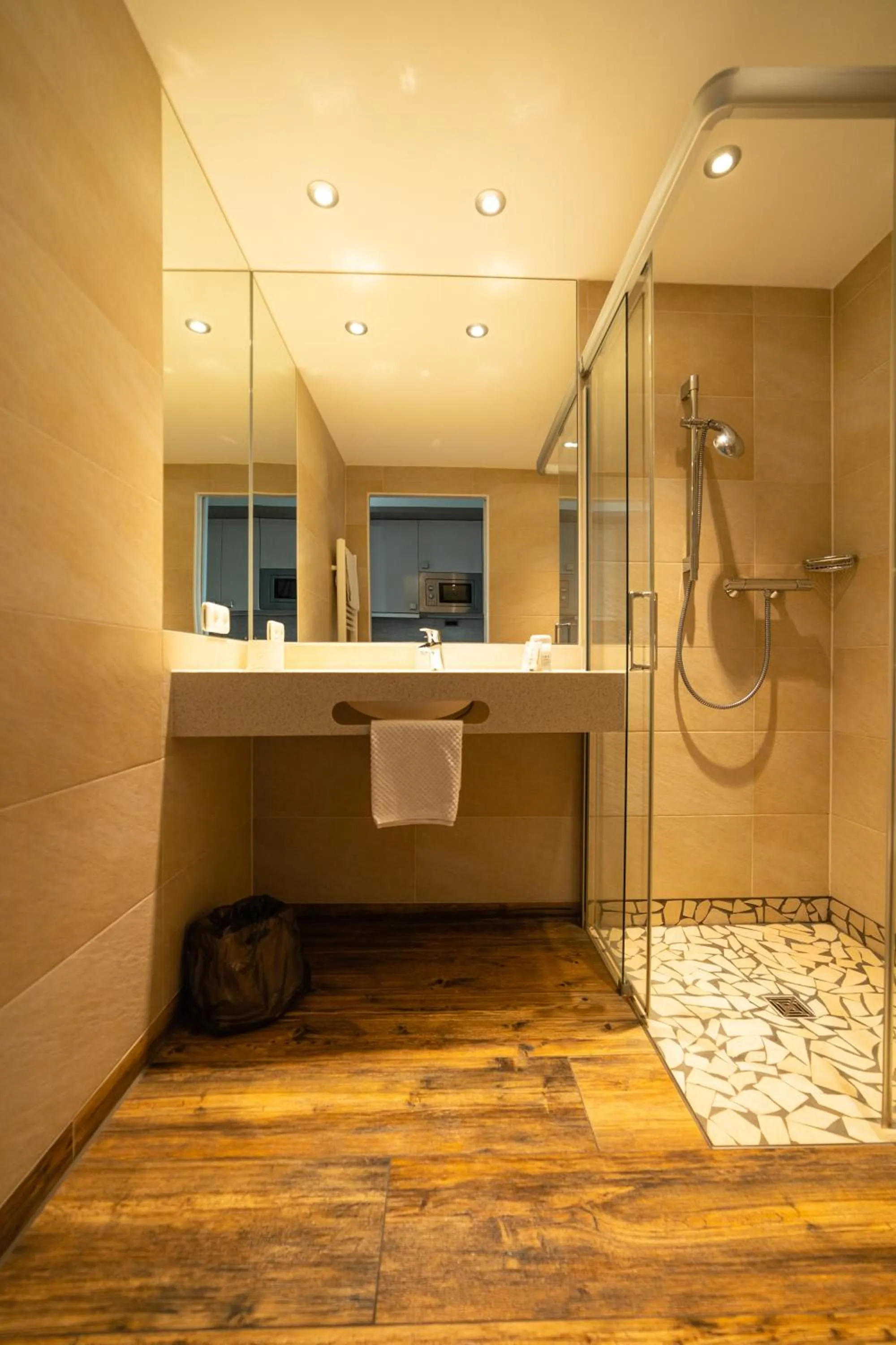 Bathroom in east Apart