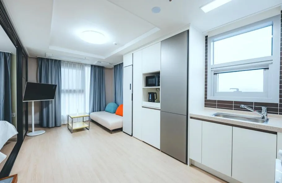 H Avenue Sasang Station Residence Hotel