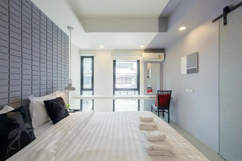 City view, Bed in Quite Grove Hotel