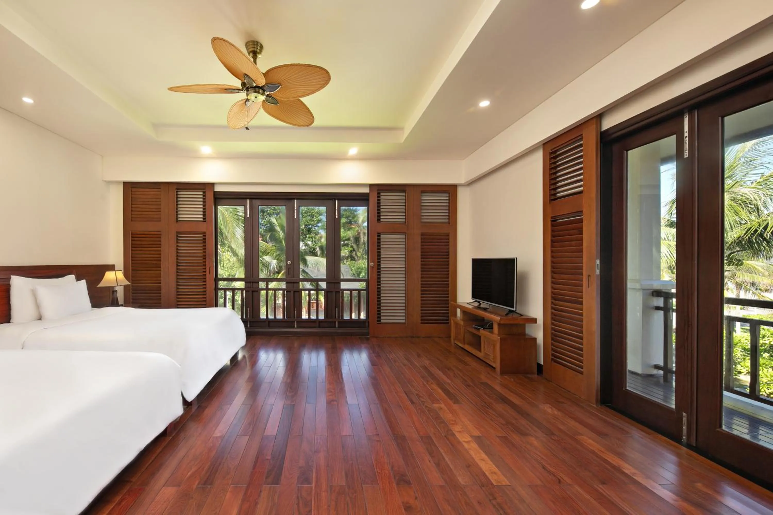 Communal lounge/ TV room, Bed in Purama Villas Luxury Resort Da Nang