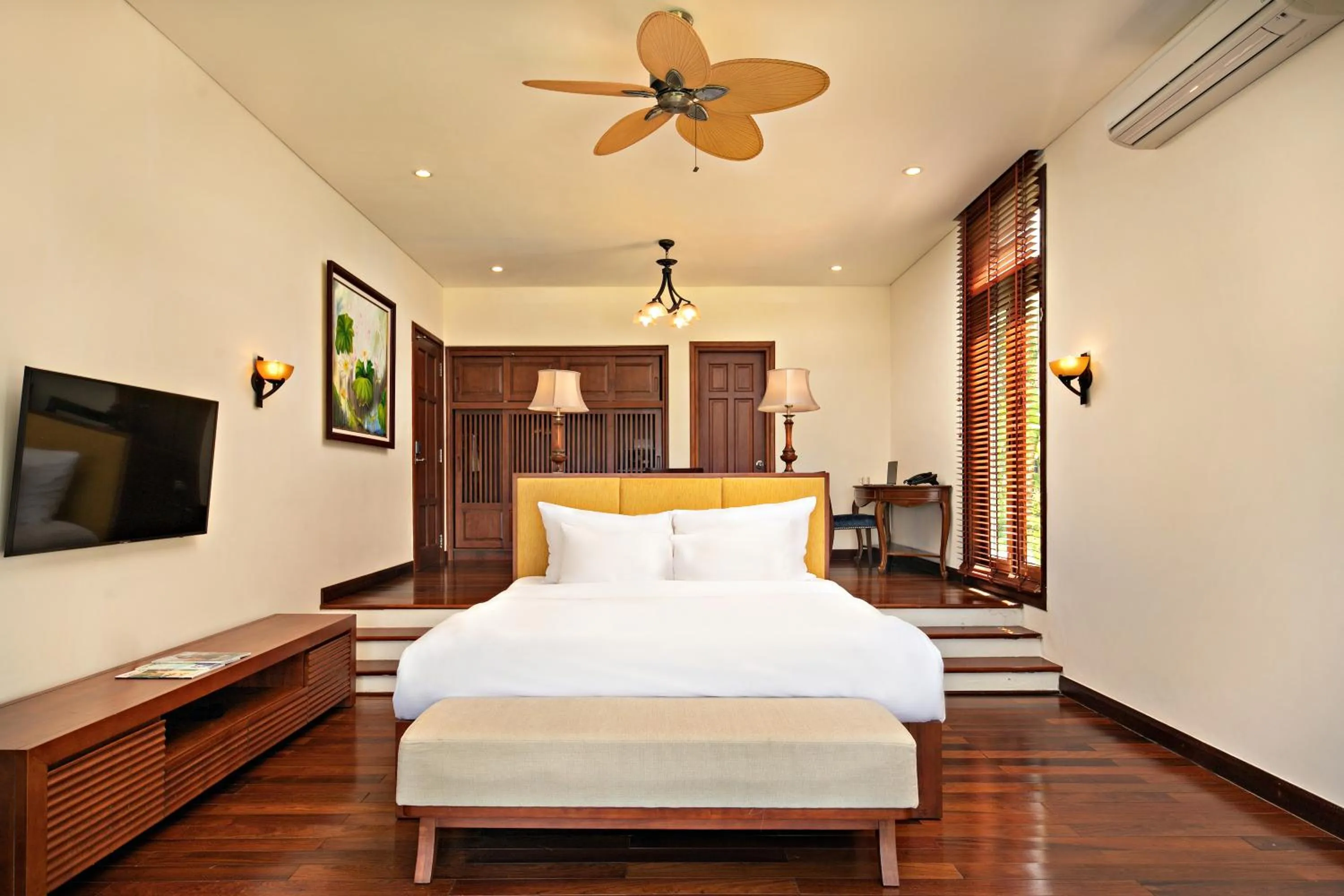 Communal lounge/ TV room, Bed in Purama Villas Luxury Resort Da Nang