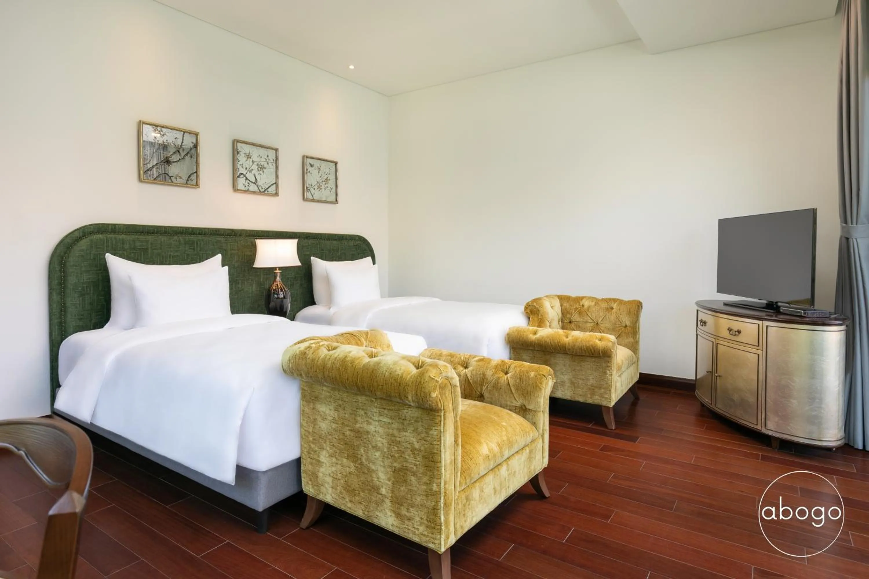 Communal lounge/ TV room, Bed in Purama Villas Luxury Resort Da Nang