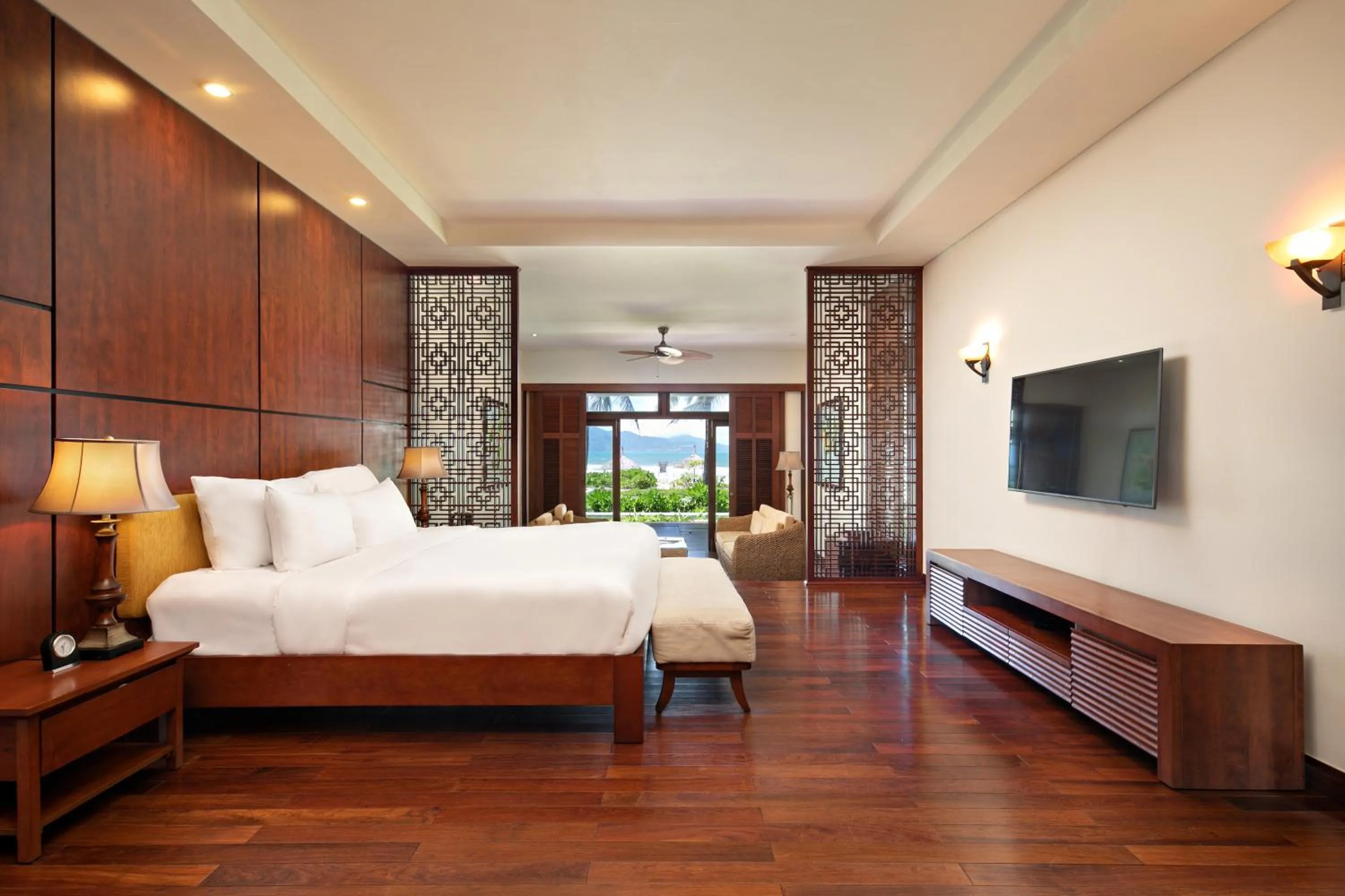 Communal lounge/ TV room, Bed in Purama Villas Luxury Resort Da Nang