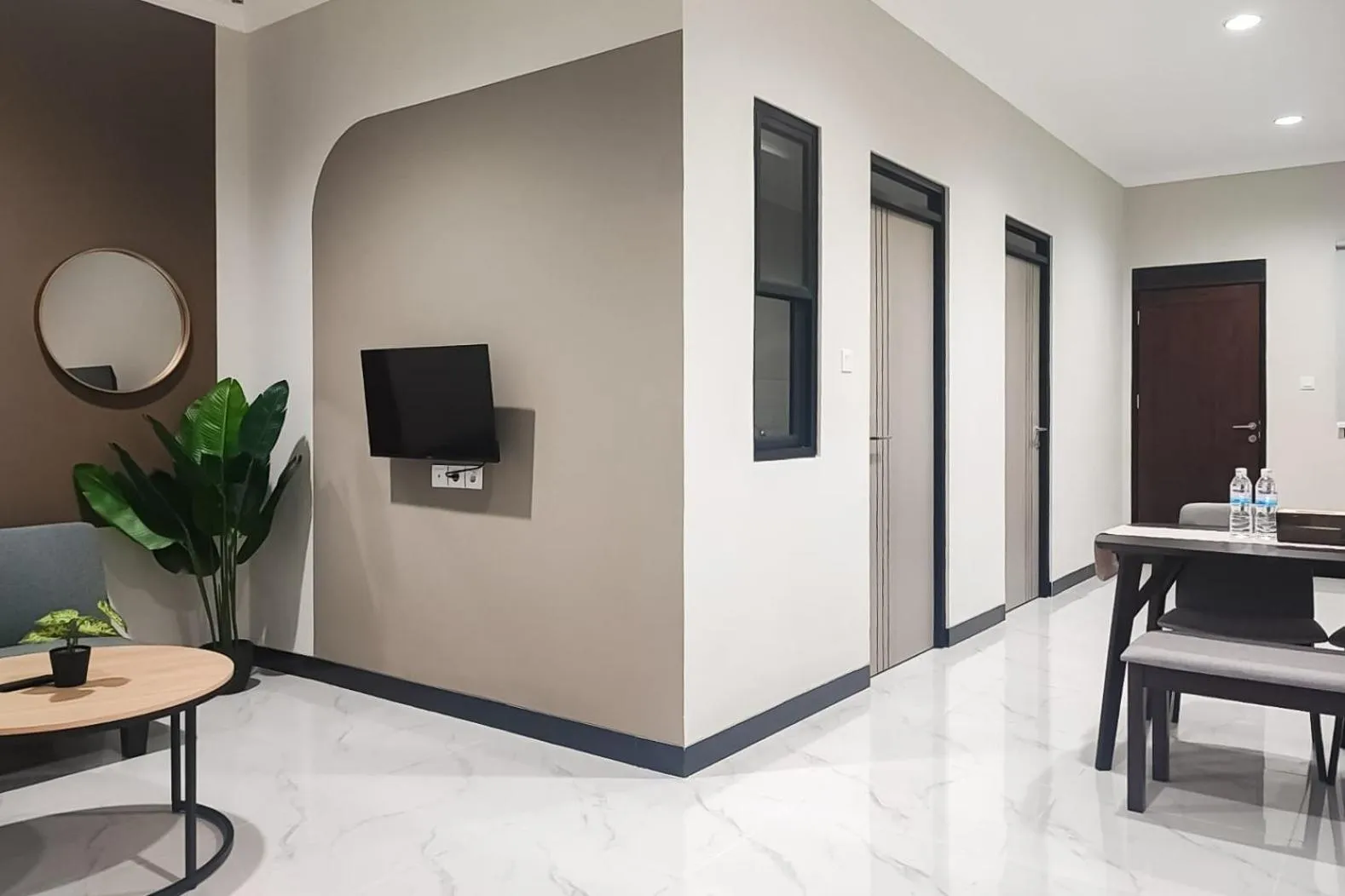 TV and multimedia in Urbanview Hotel at Pesona Guest House Jambi