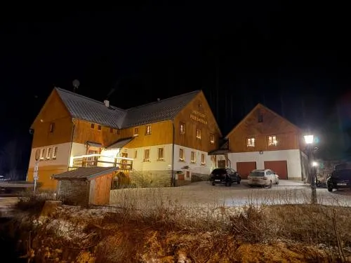 Hotýlek pod smrkem