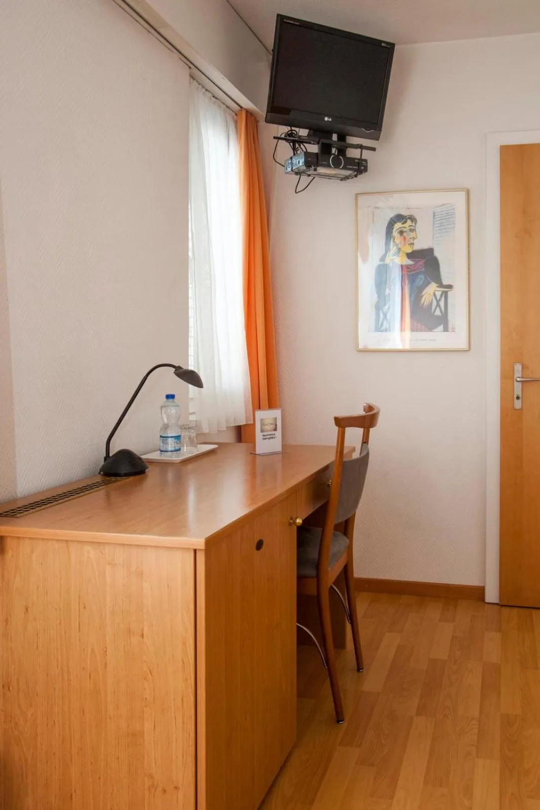 Communal lounge/ TV room in Hotel Zur Au