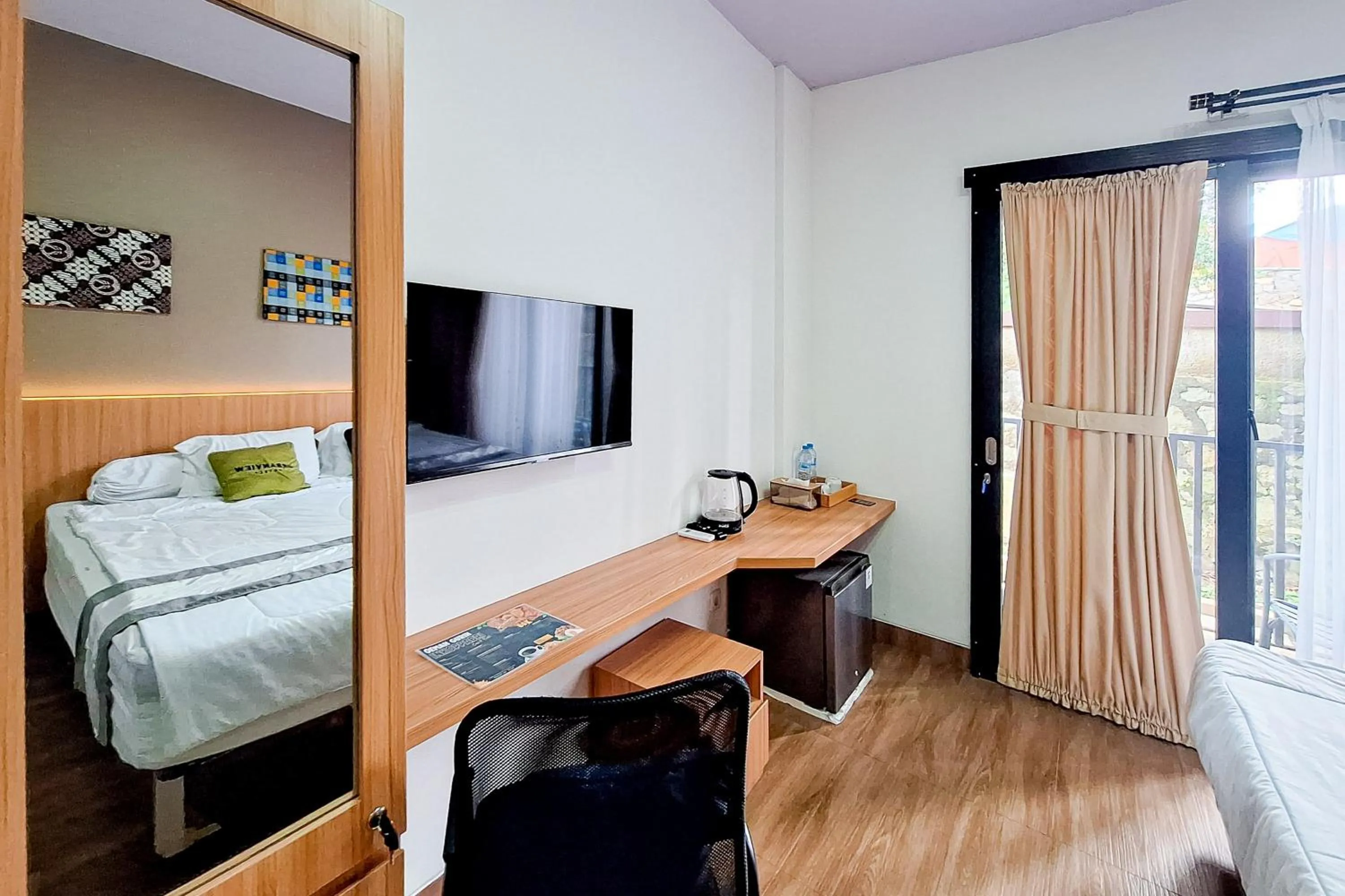 Bedroom, Bed in Urbanview Hotel Inkoppabri Cisarua Puncak