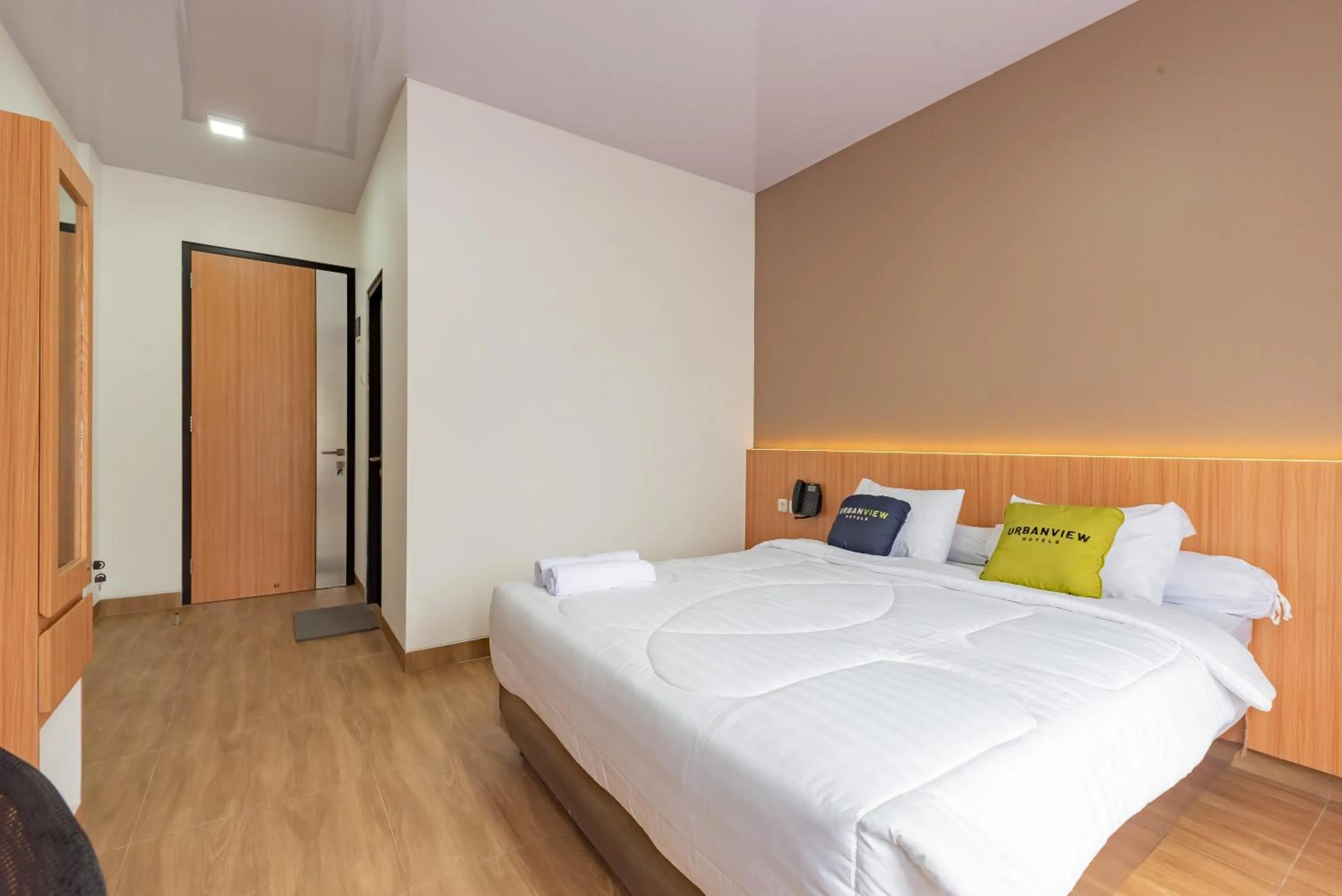 Bedroom, Bed in Urbanview Hotel Inkoppabri Cisarua Puncak