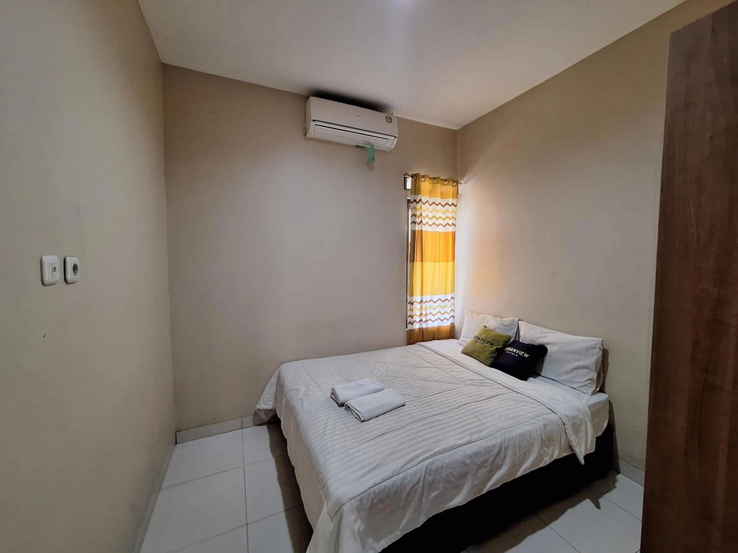 Bedroom, Bed in Urbanview Hotel Inkoppabri Cisarua Puncak