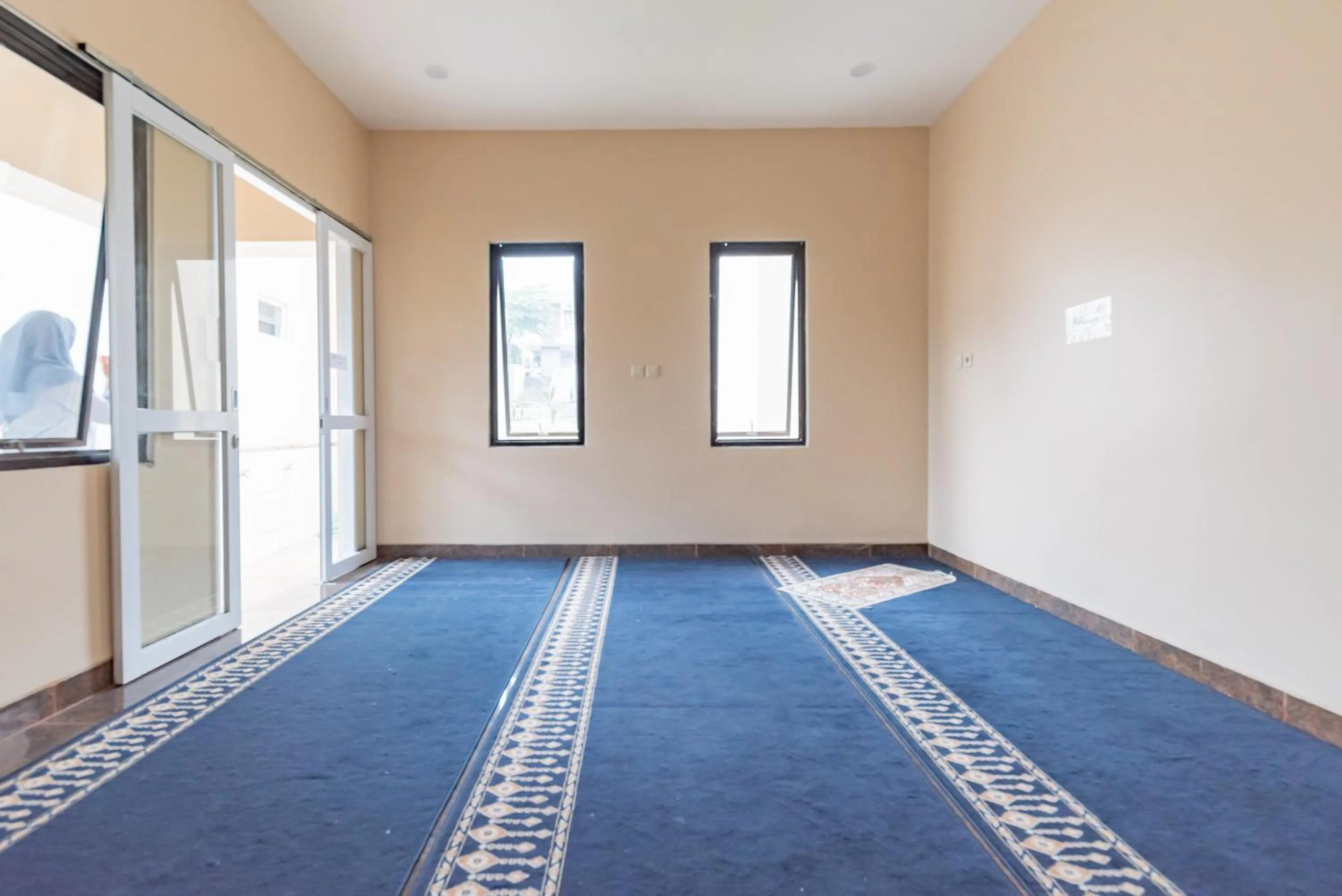 Property building in Urbanview Hotel Inkoppabri Cisarua Puncak