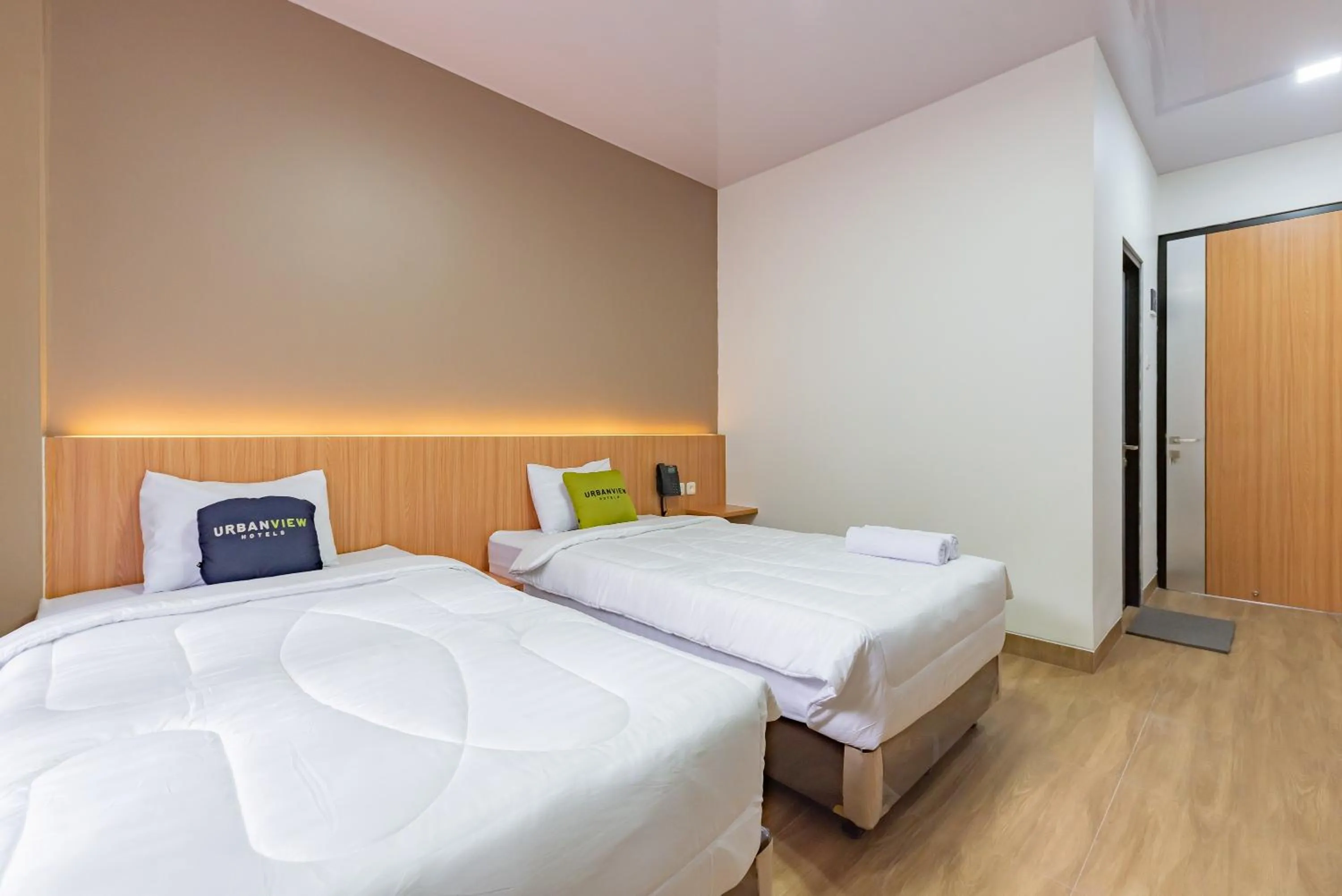 Bedroom, Bed in Urbanview Hotel Inkoppabri Cisarua Puncak