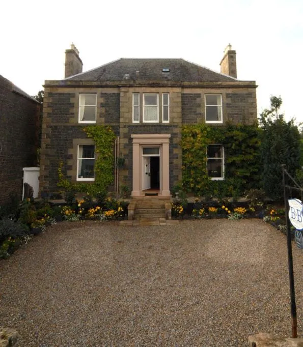 Facade/entrance in Lornebank Homestay