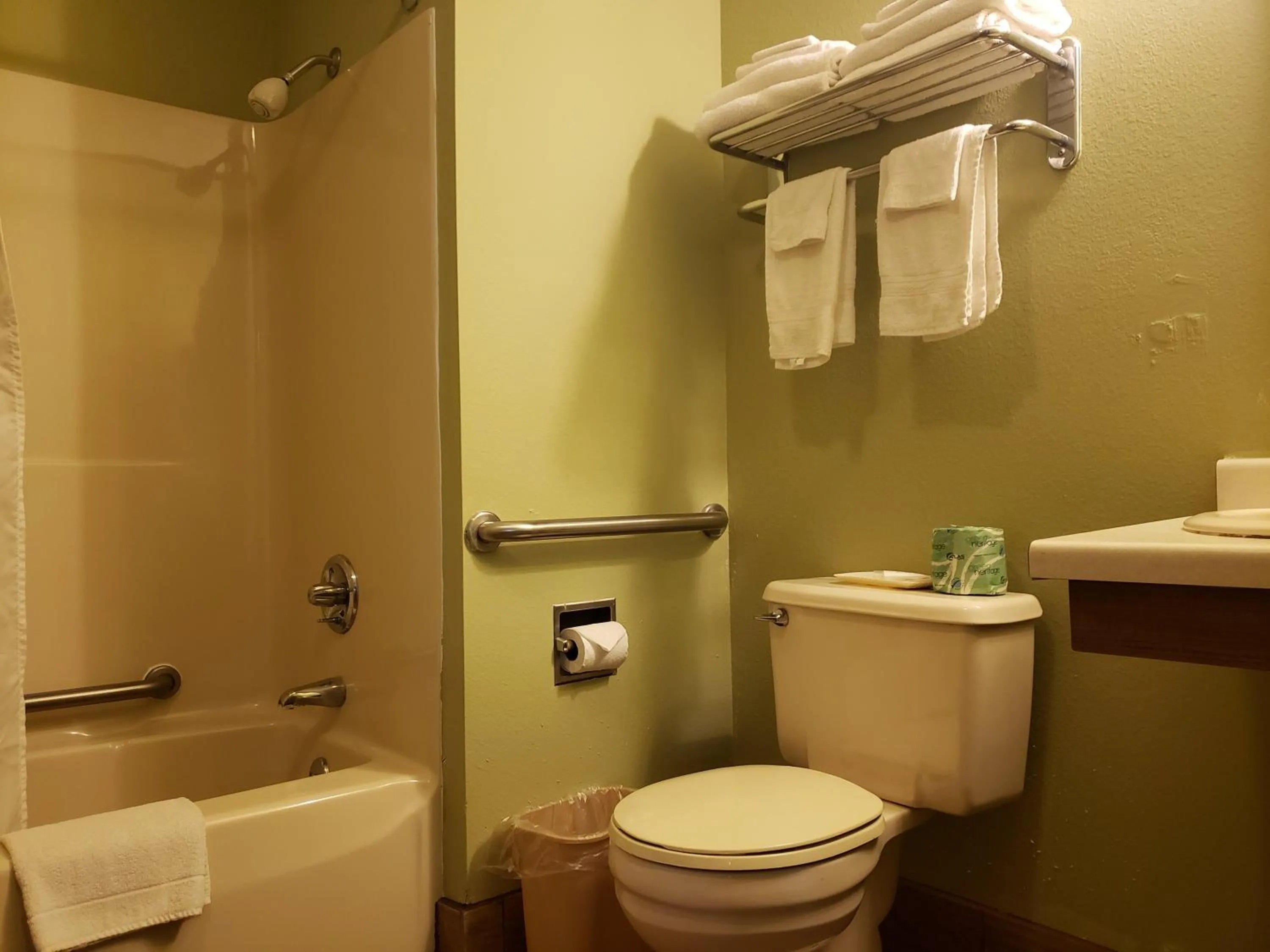 Bathroom in Harbor Lights Lodge