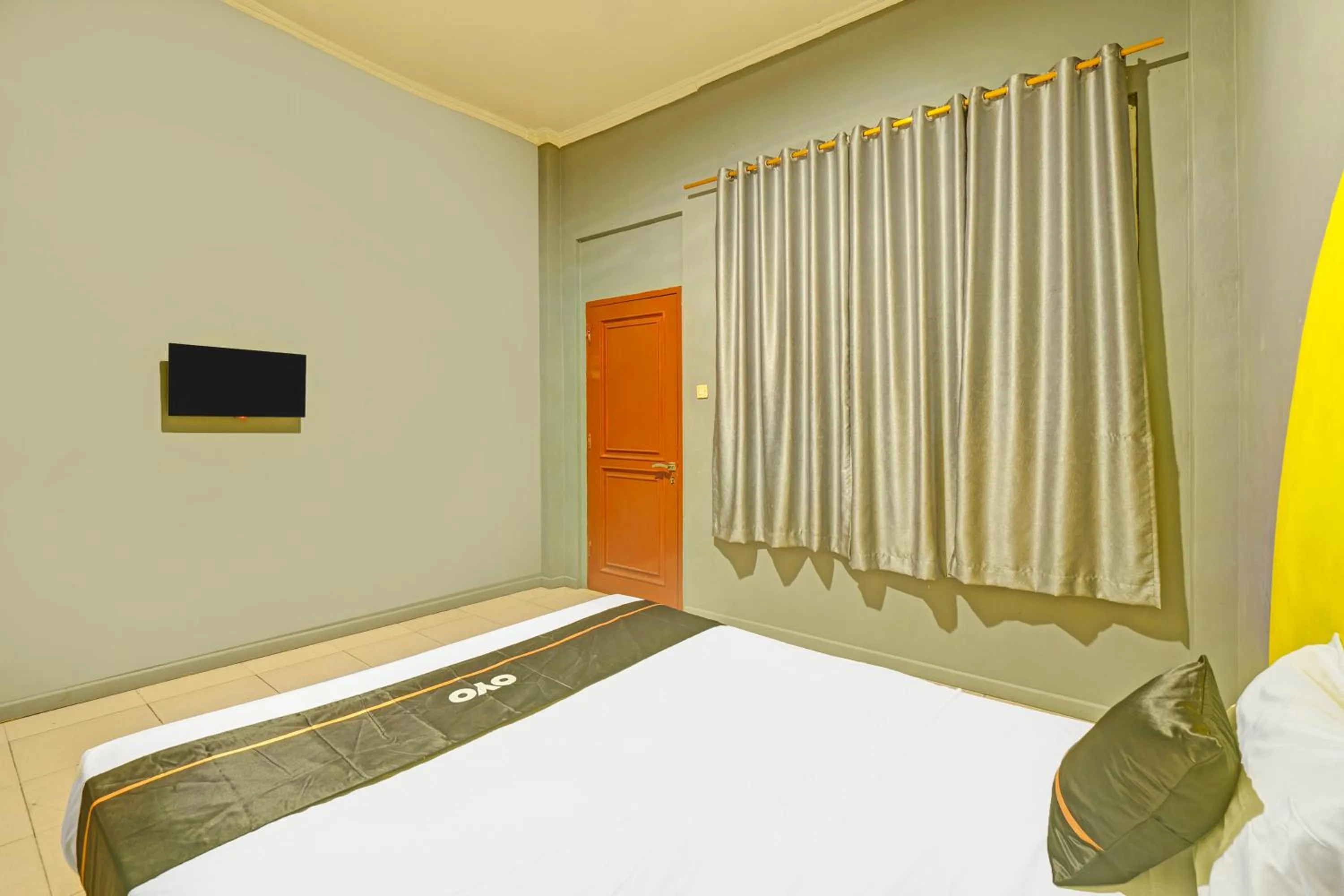 Bedroom in Collection O Tanah Abang Near Stasiun Tanah Abang Formerly Hotel Bimo Slipi