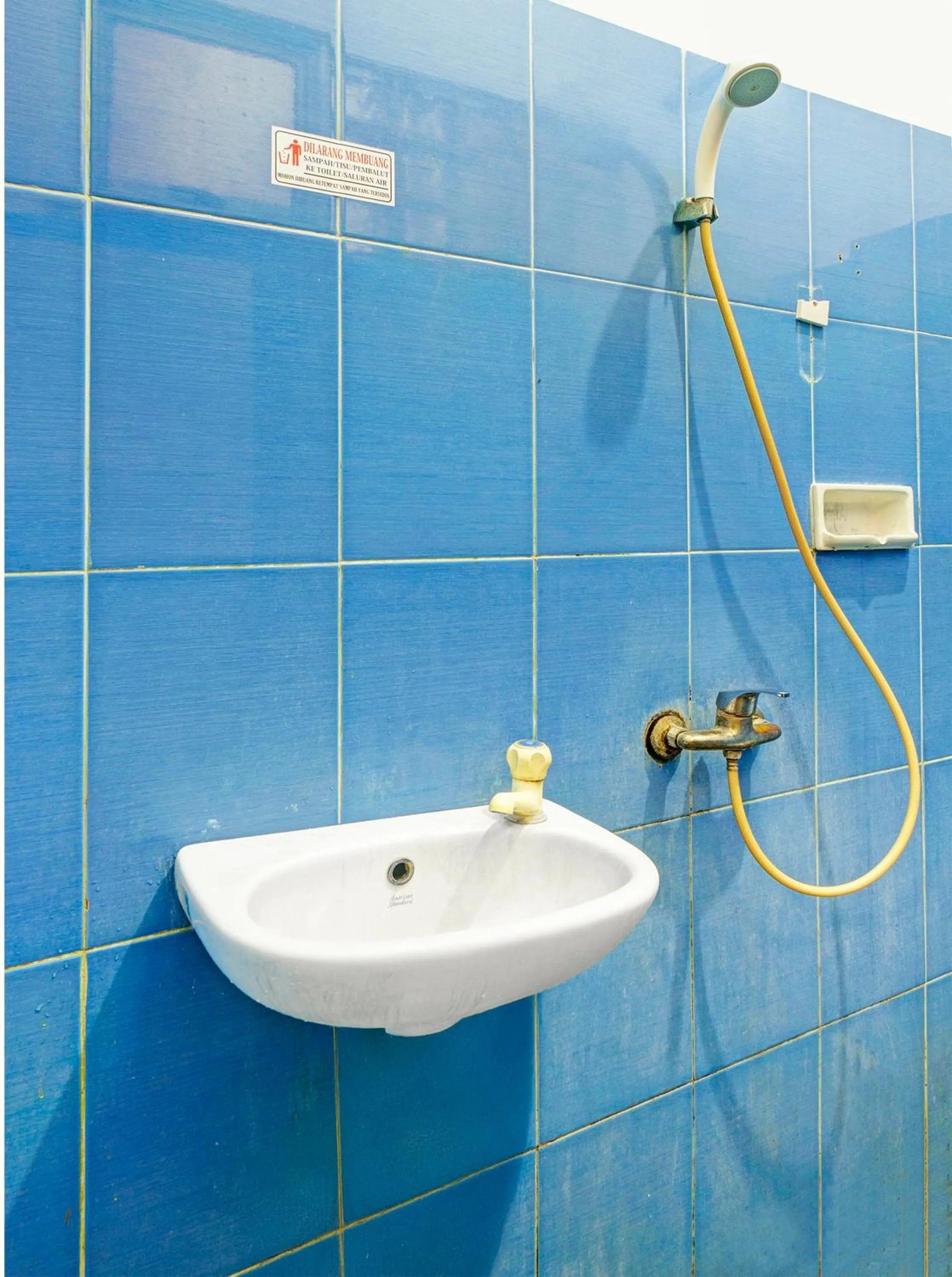 Bathroom in Collection O Tanah Abang Near Stasiun Tanah Abang Formerly Hotel Bimo Slipi