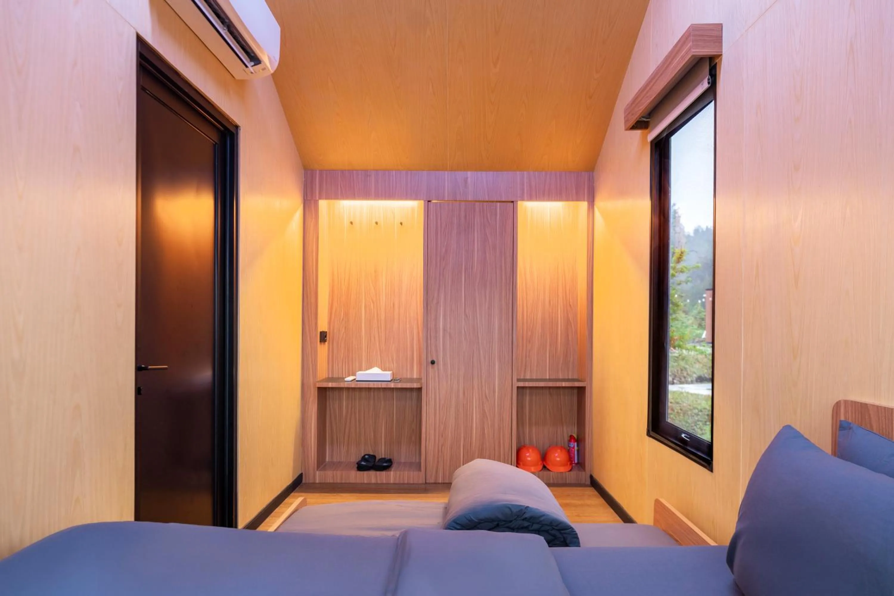 Bed in Bobocabin Kawah Ijen, Banyuwangi