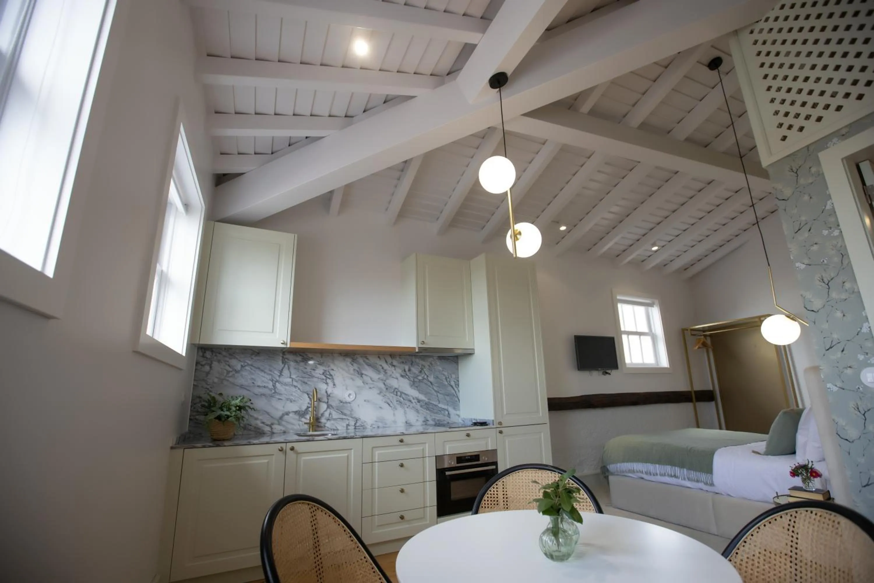 Kitchen or kitchenette in Trovador Guest House