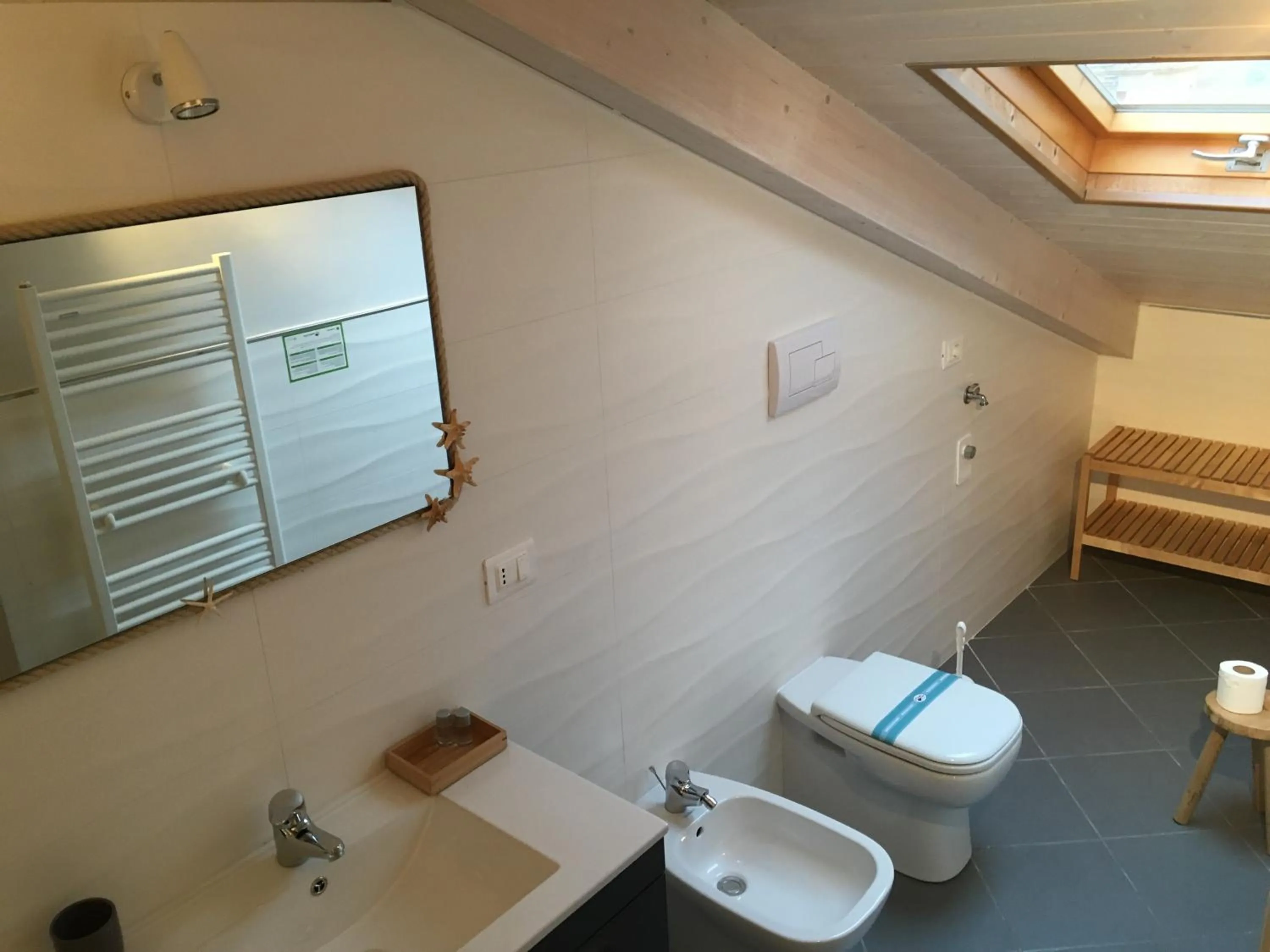 Toilet in Spegni La Luce b&b