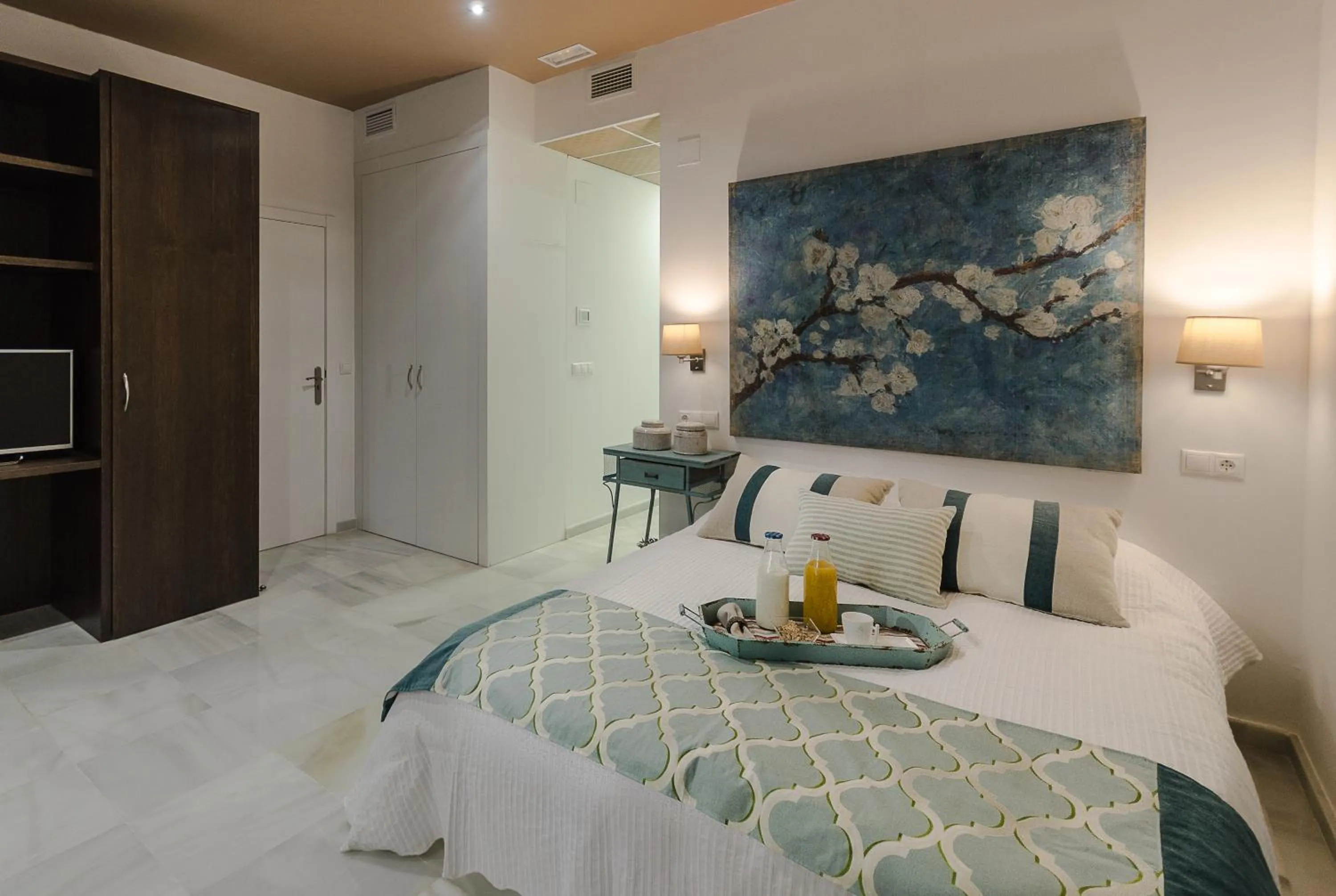 Photo of the whole room, Bed in Luces de Catedral